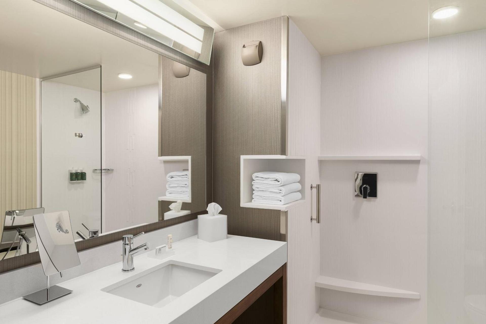Courtyard by Marriott Seattle Northgate photo 12