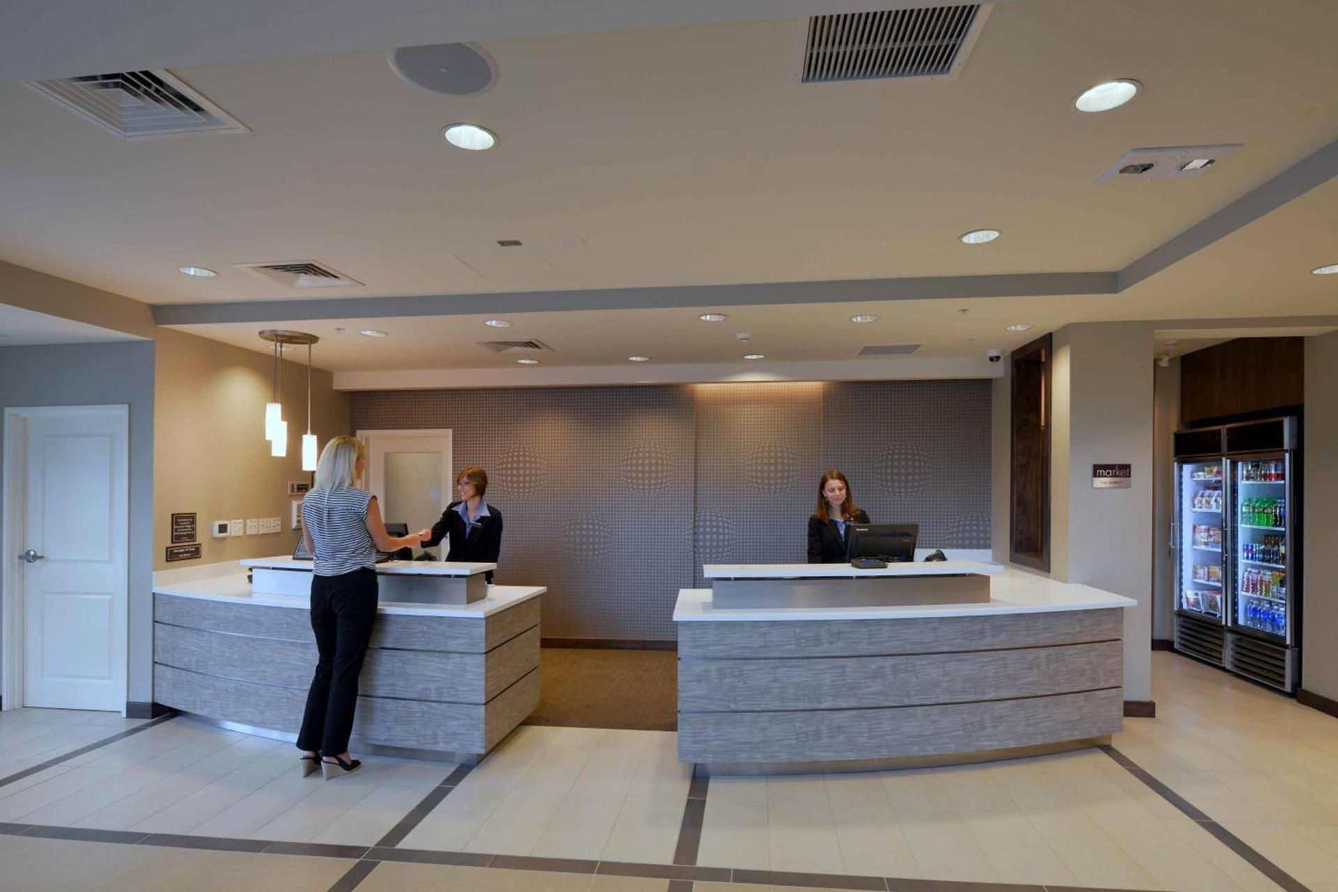 Residence Inn by Marriott Omaha Aksarben Village photo 6