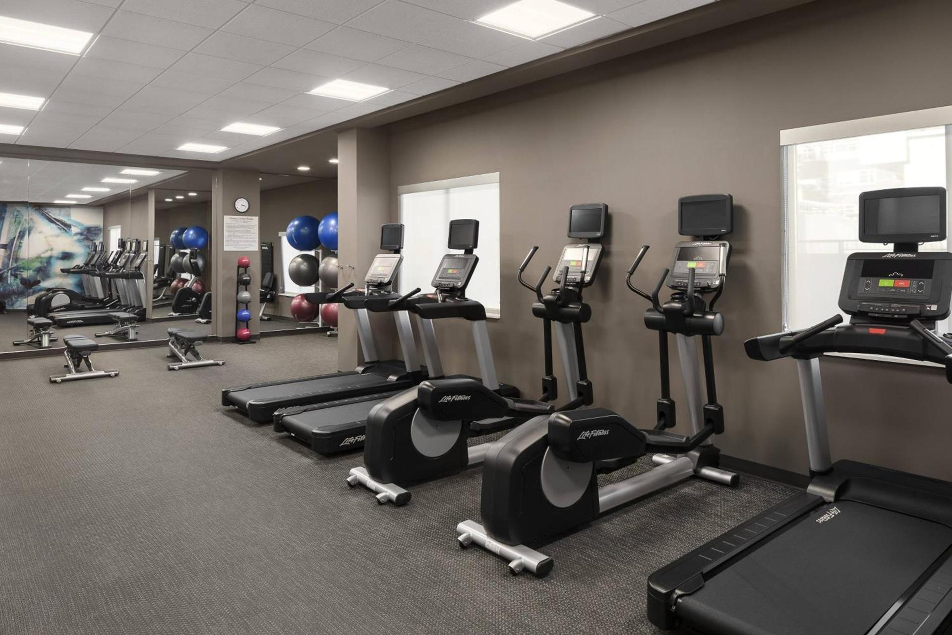 Courtyard by Marriott Seattle Northgate photo 27