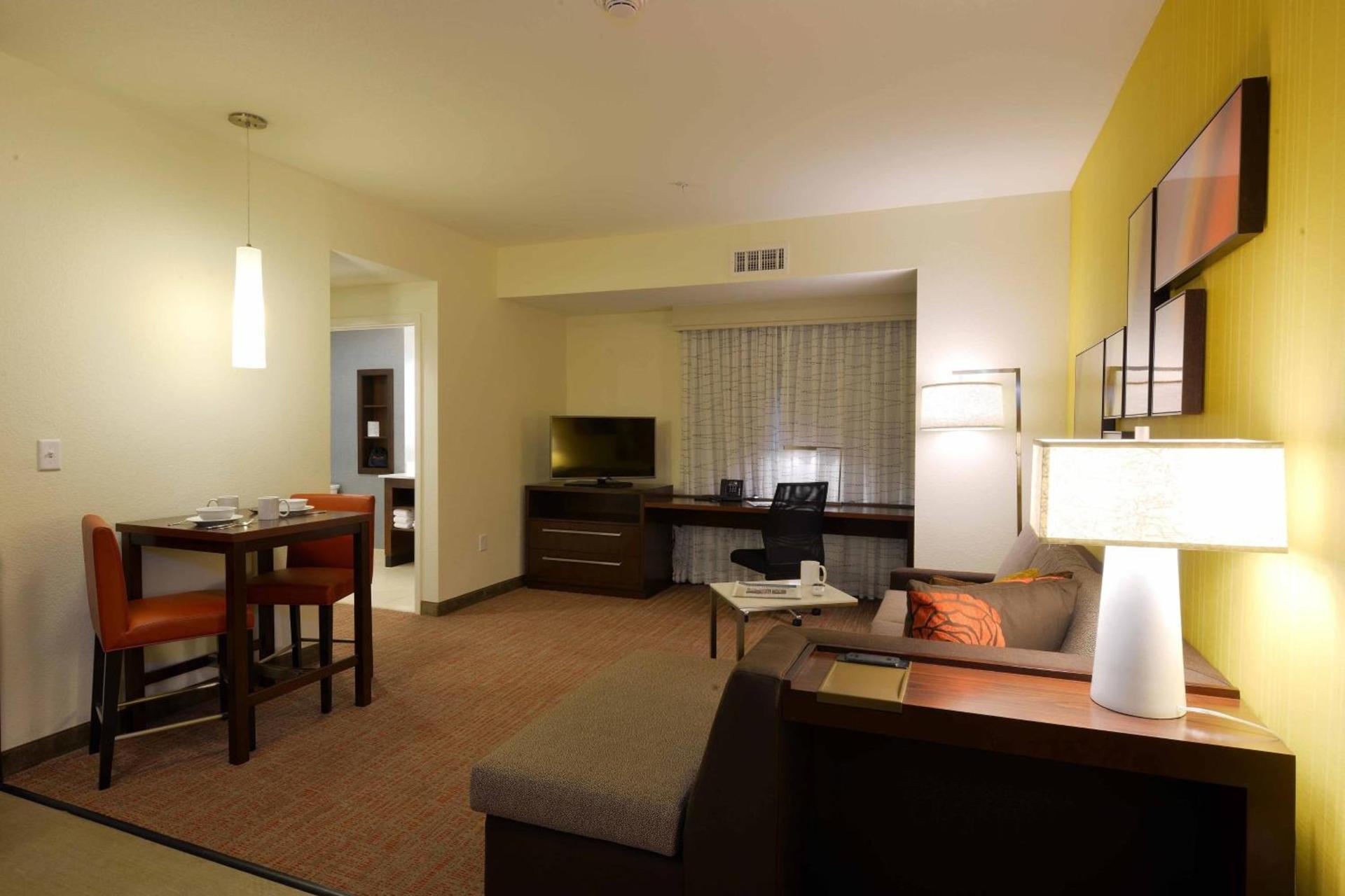 Residence Inn by Marriott Omaha Aksarben Village photo 19