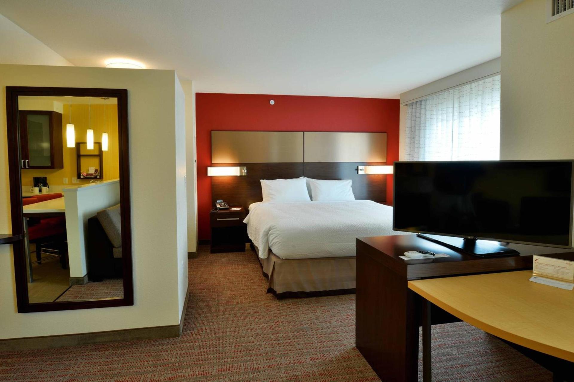 Residence Inn by Marriott Omaha Aksarben Village photo 17