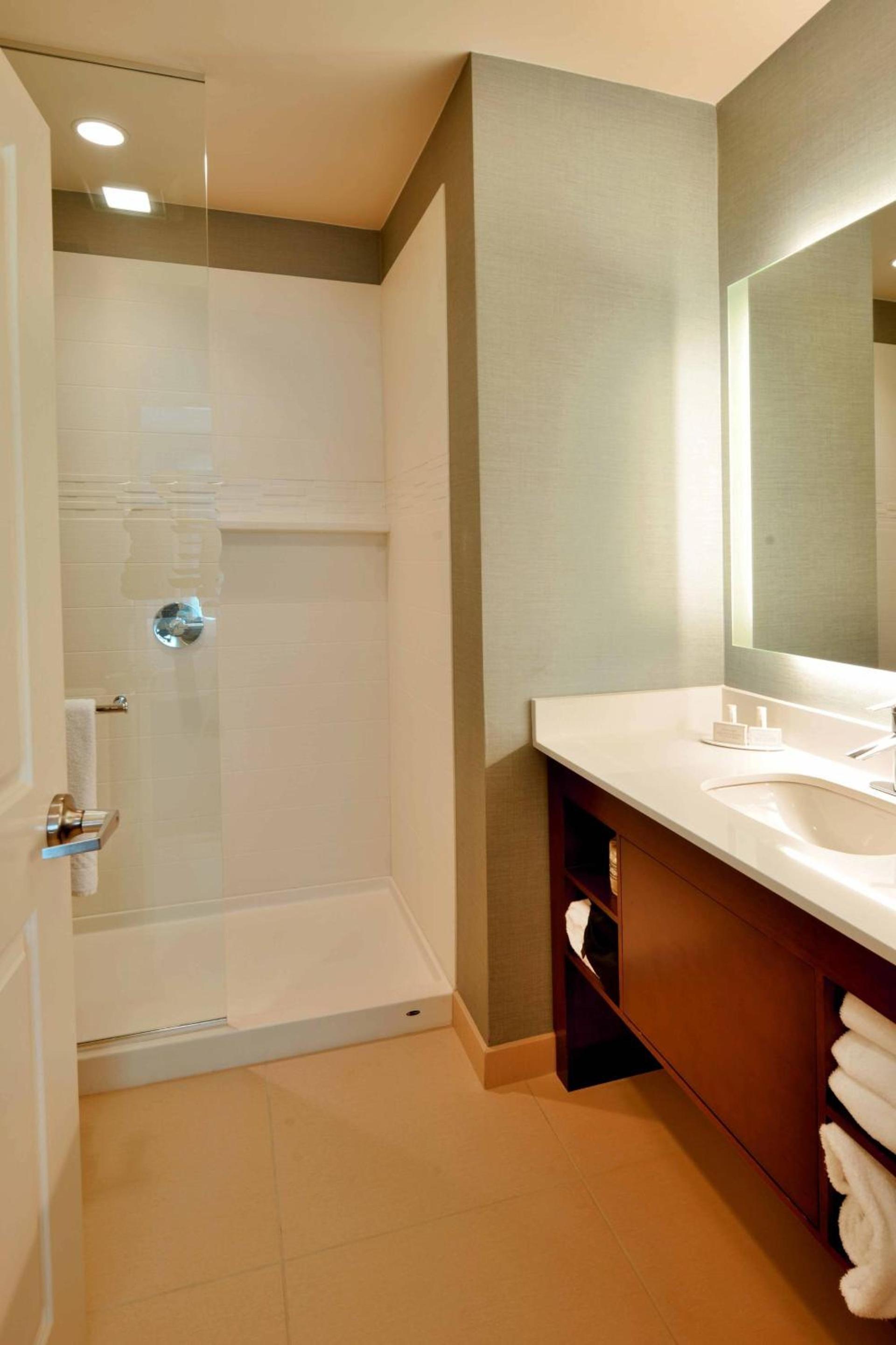Residence Inn by Marriott Omaha Aksarben Village photo 27