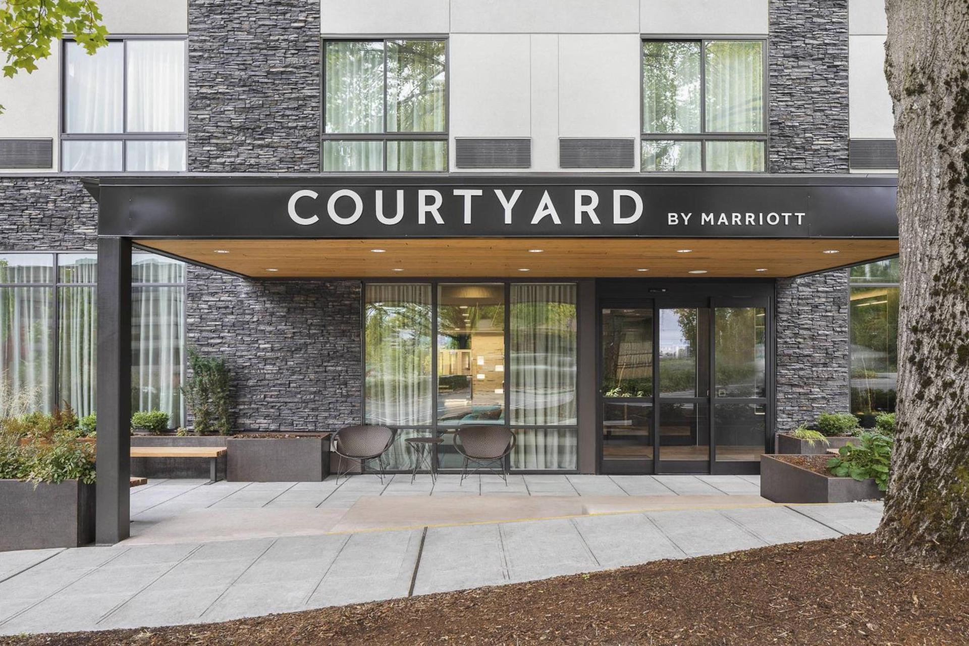 Courtyard by Marriott Seattle Northgate photo 2
