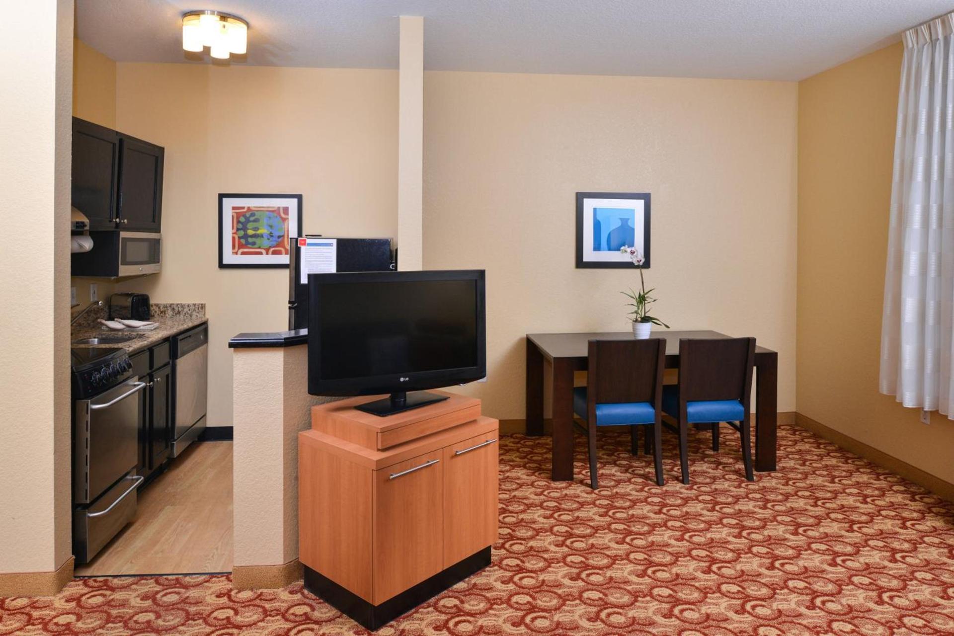 TownePlace Suites Miami West Doral Area photo 12