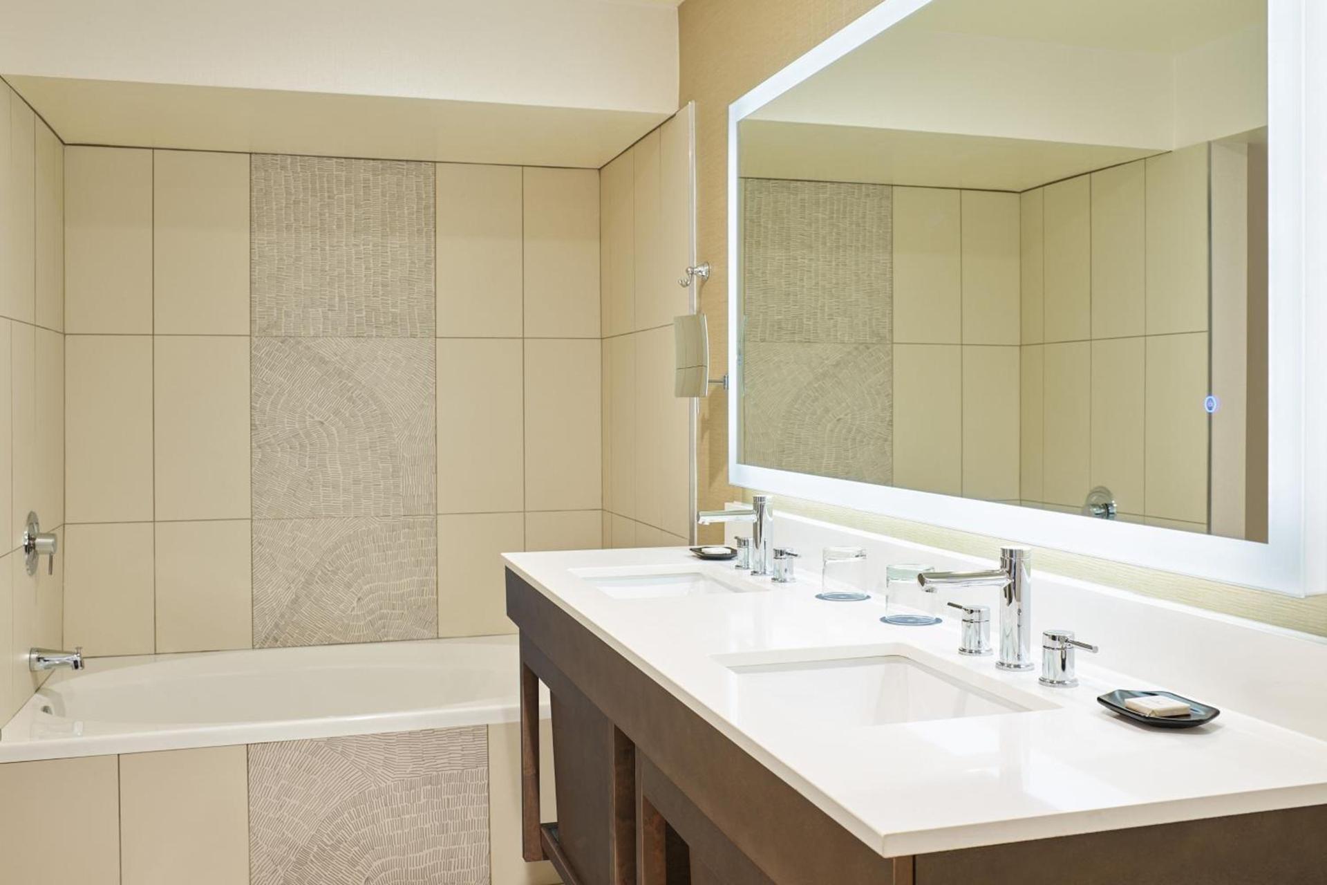 Sheraton Tucson Hotel & Suites photo 37