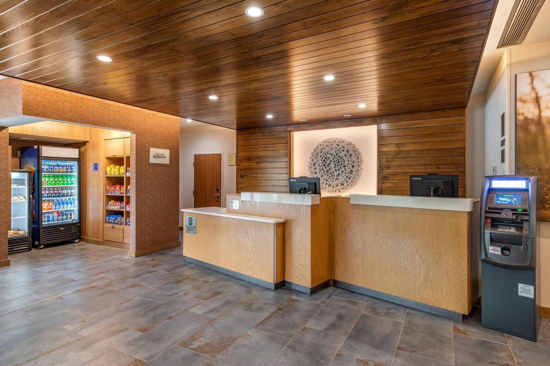 Fairfield Inn & Suites by Marriott Helen photo 2