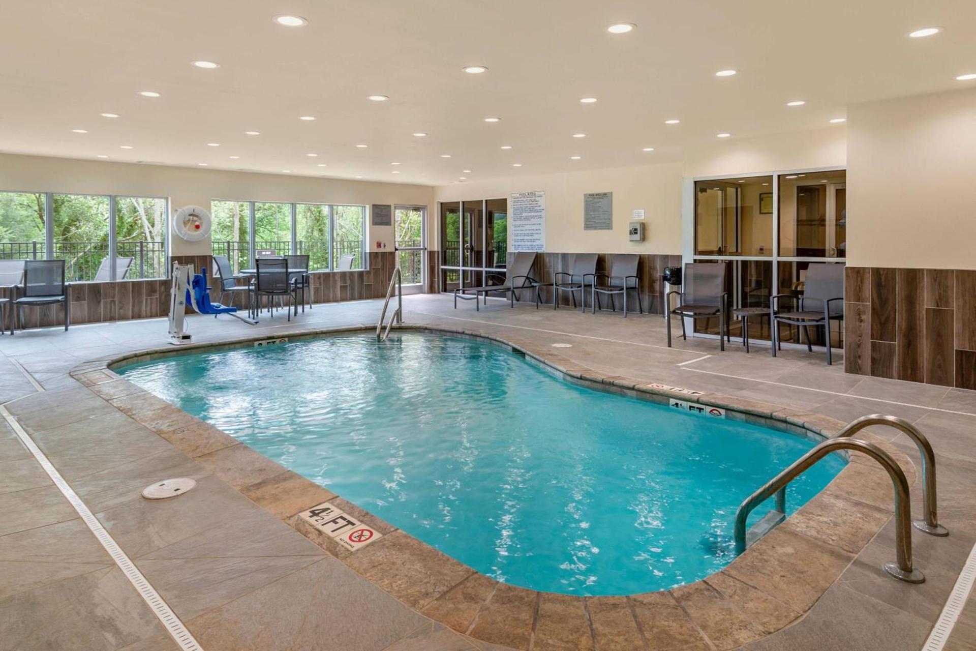 Fairfield Inn & Suites by Marriott Helen photo 12