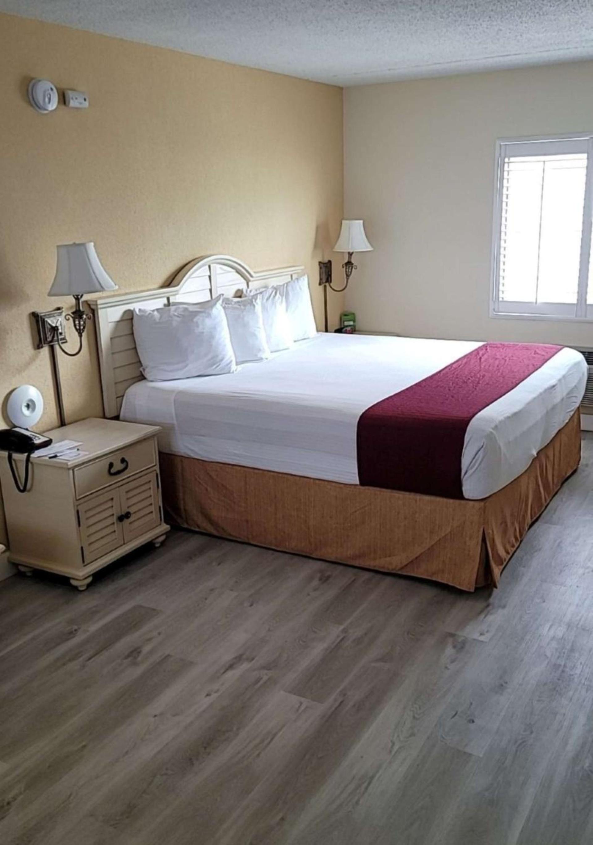 Best Western Ocean Sands Beach Resort photo 66
