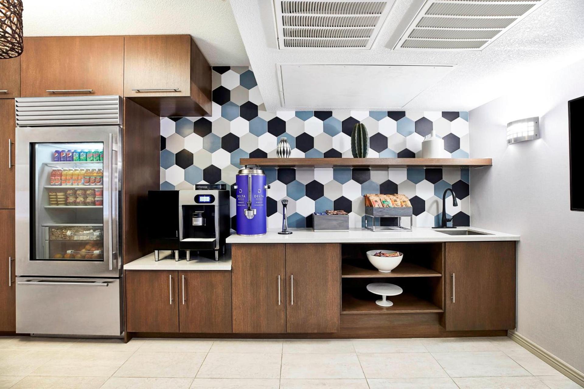 Delta Hotels by Marriott Phoenix Mesa photo 12