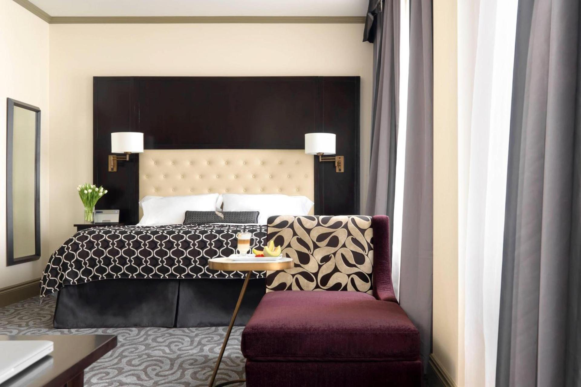 Hotel Blackhawk, Autograph Collection photo 14