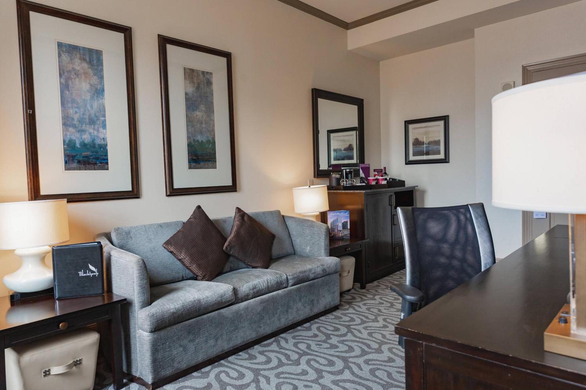 Hotel Blackhawk, Autograph Collection photo 10