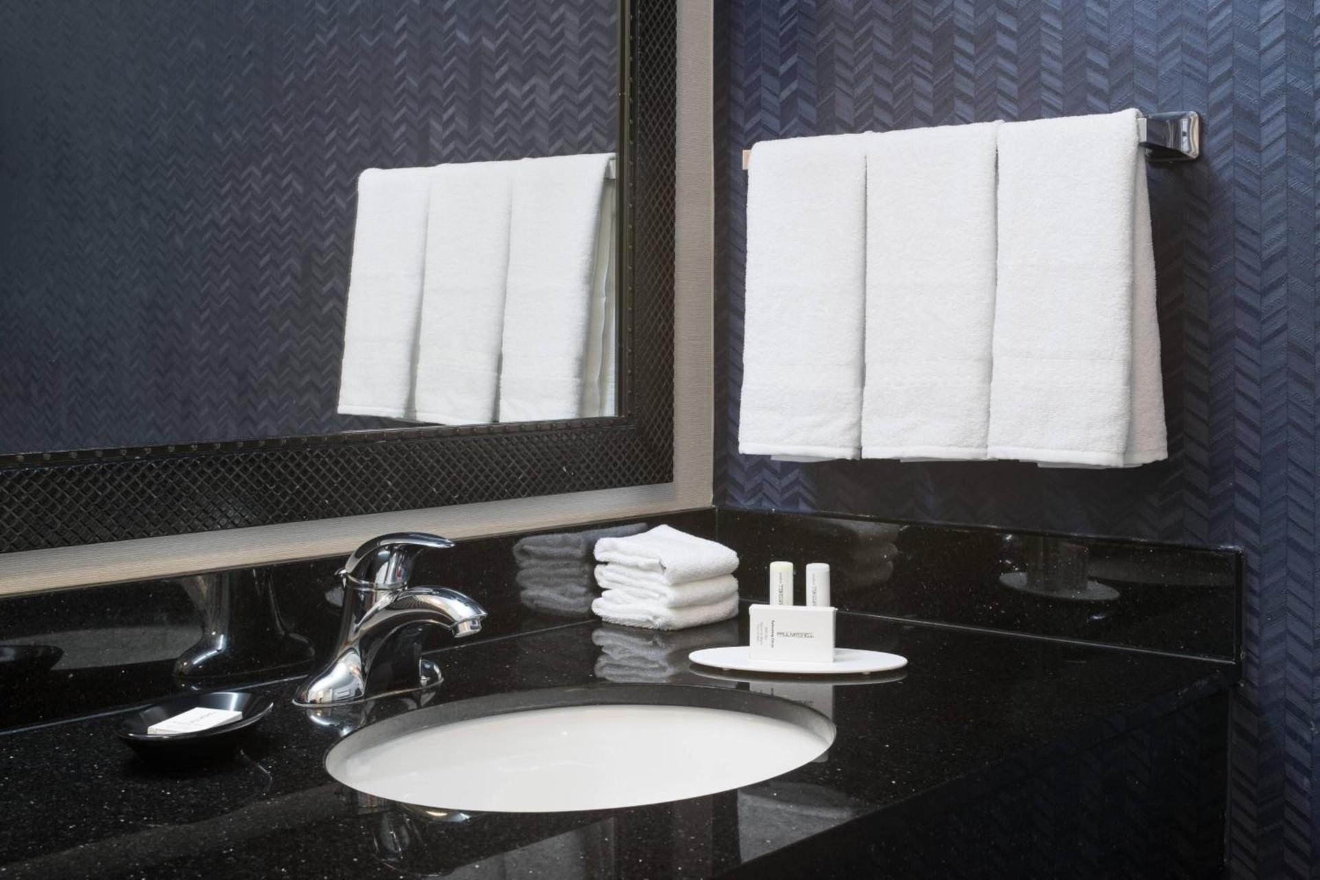 Fairfield by Marriott Inn & Suites Orlando at SeaWorld photo 14
