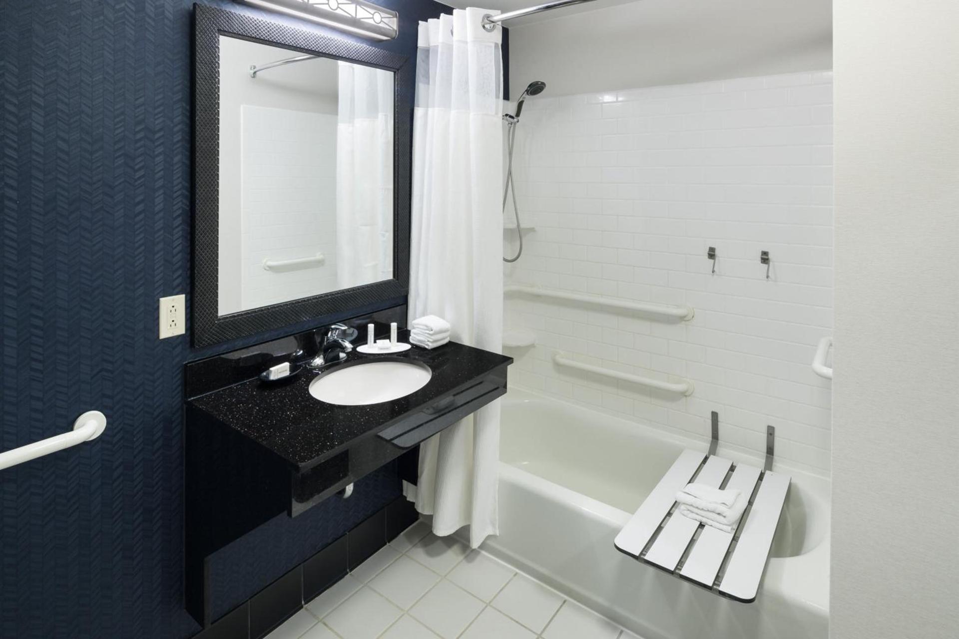 Fairfield by Marriott Inn & Suites Orlando at SeaWorld photo 16