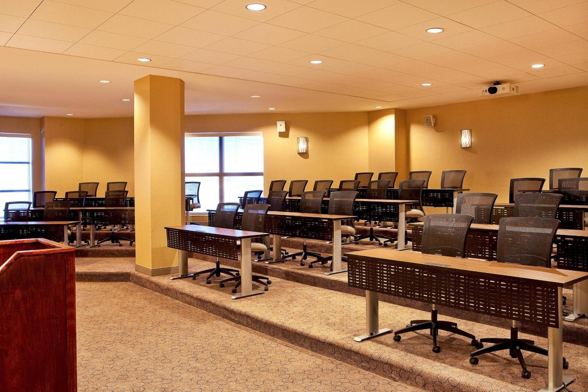 Sheraton Portsmouth Harborside Hotel photo 41
