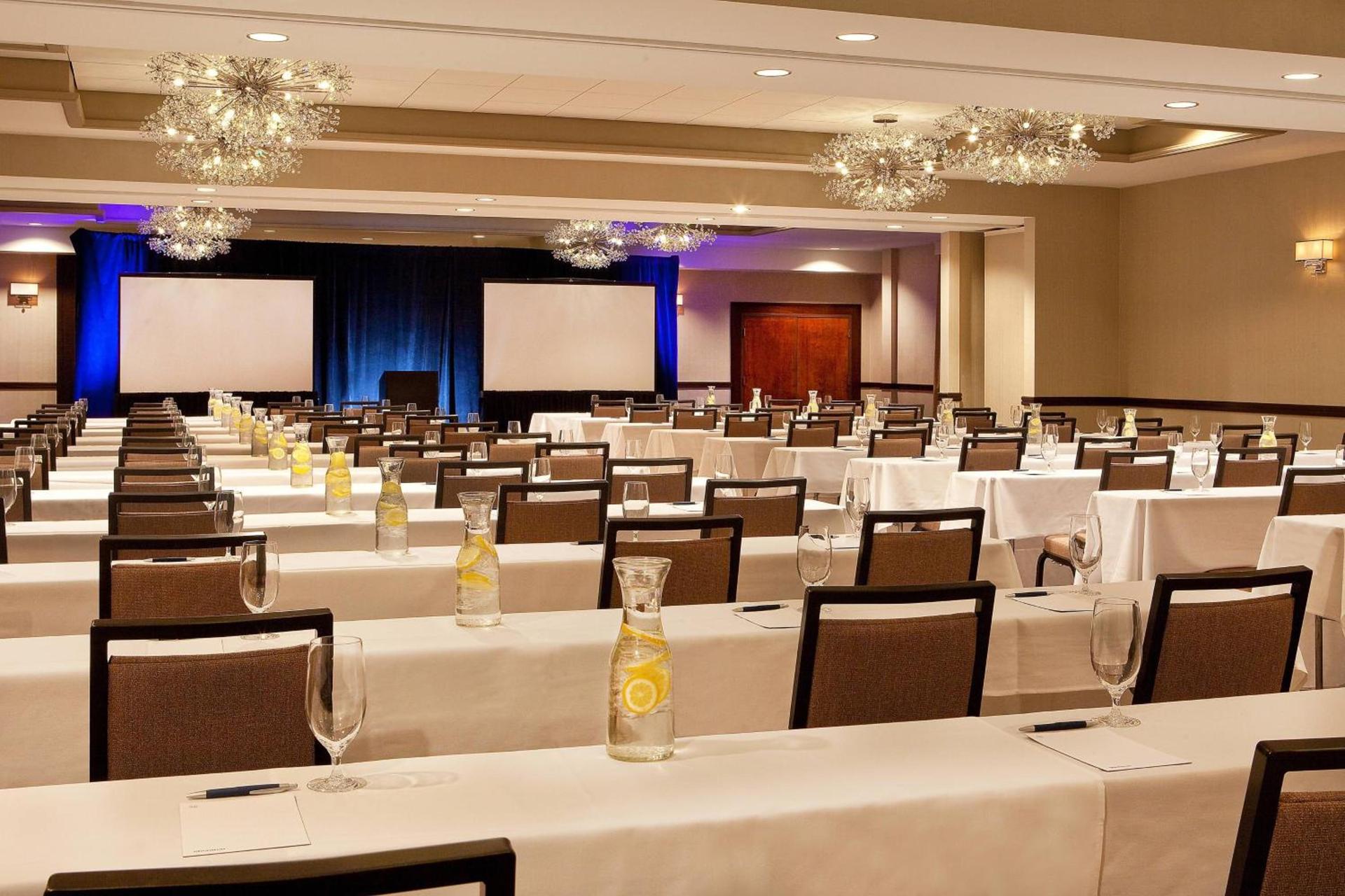 Sheraton Portsmouth Harborside Hotel photo 43