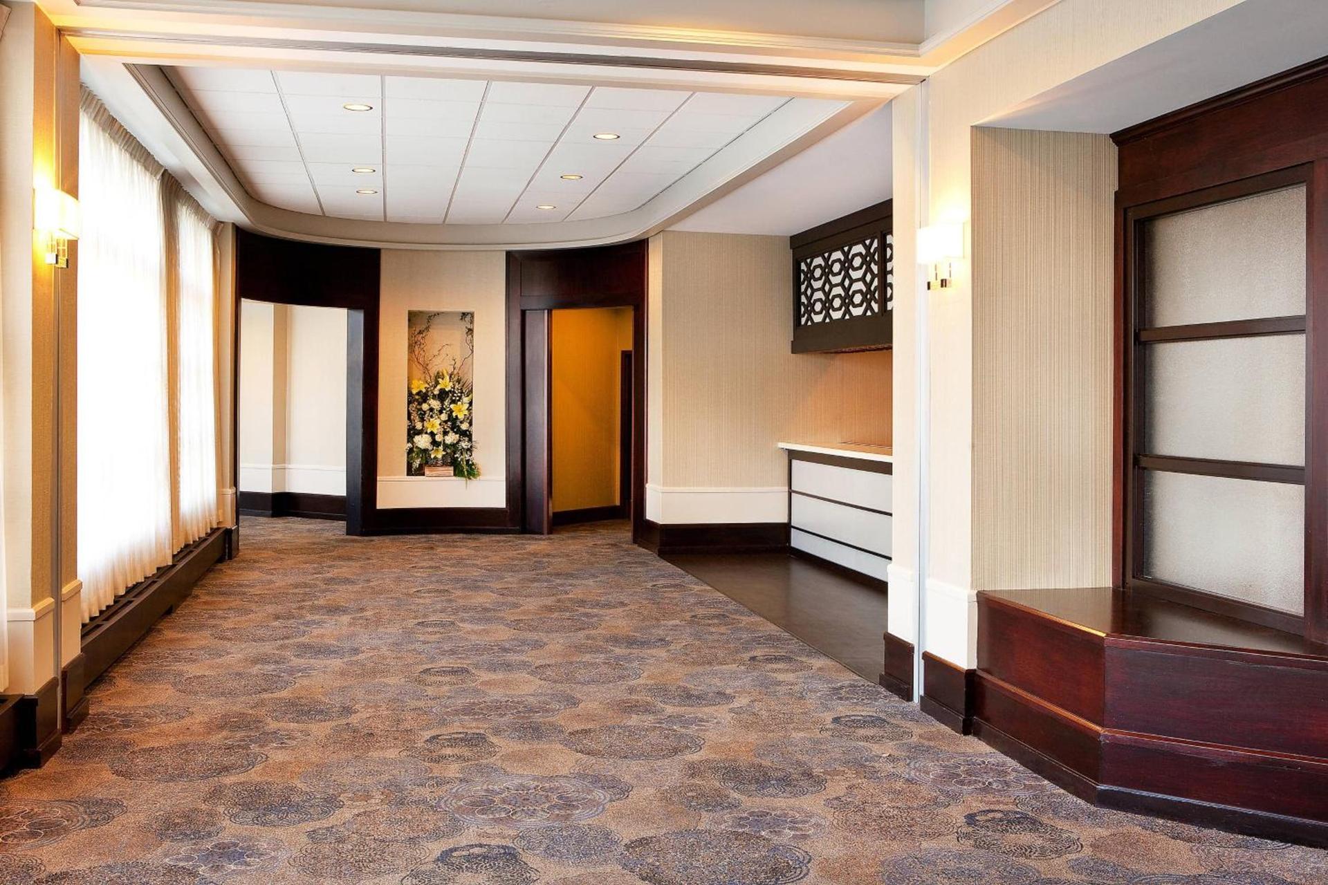Sheraton Portsmouth Harborside Hotel photo 40