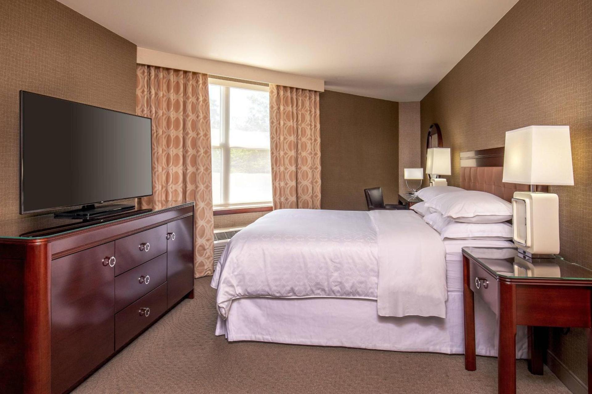 Sheraton Portsmouth Harborside Hotel photo 11