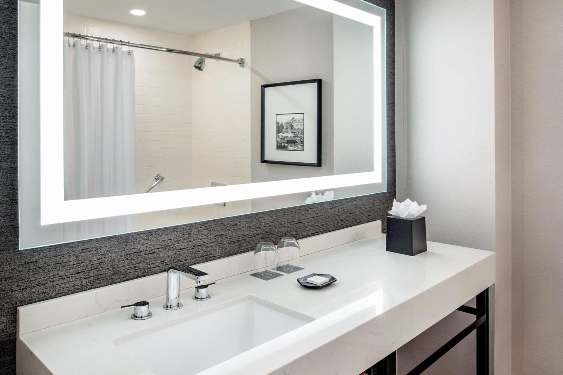 Sheraton Portsmouth Harborside Hotel photo 16