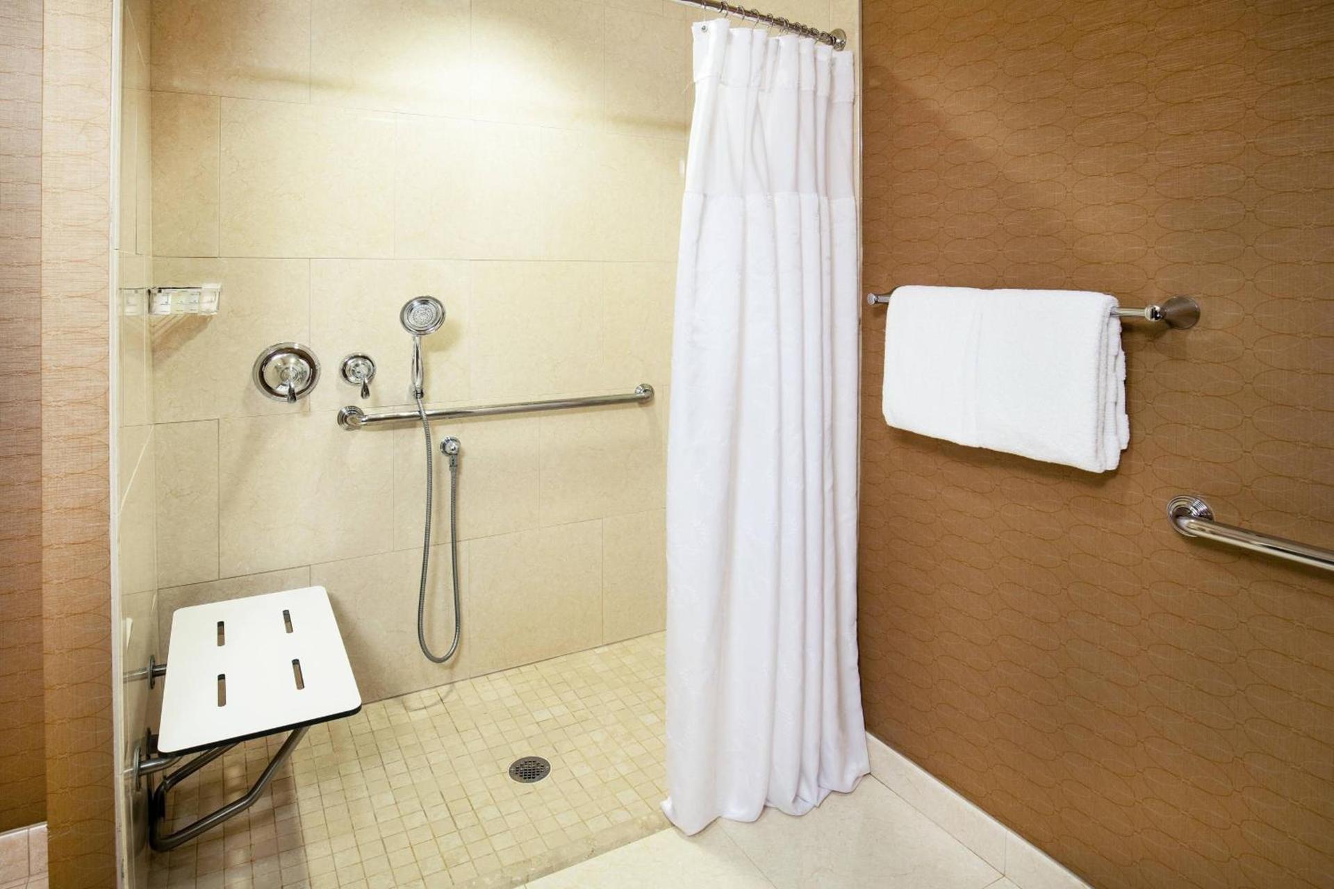 Sheraton Portsmouth Harborside Hotel photo 17