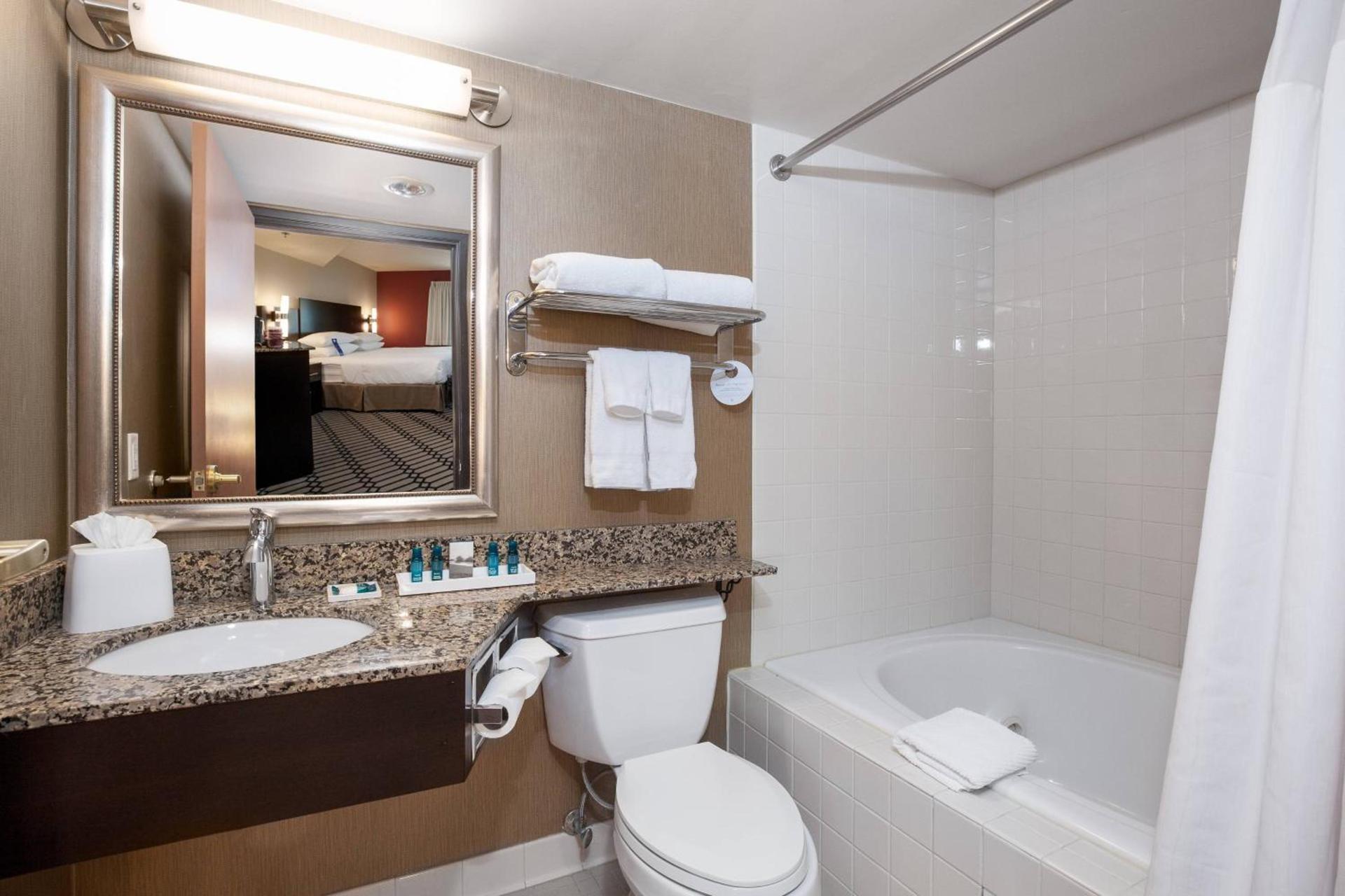Delta Hotels by Marriott Fargo photo 18