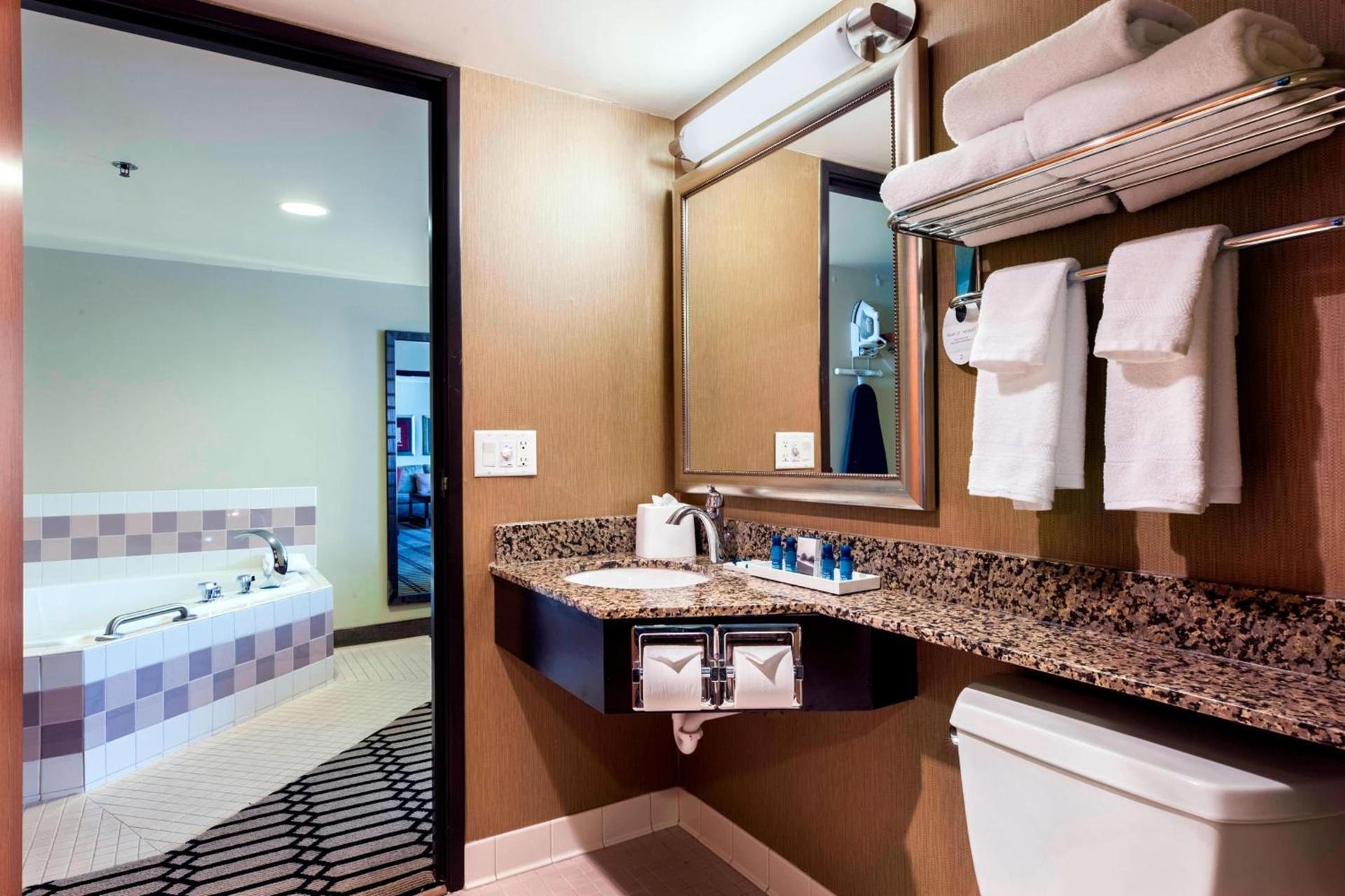 Delta Hotels by Marriott Fargo photo 28