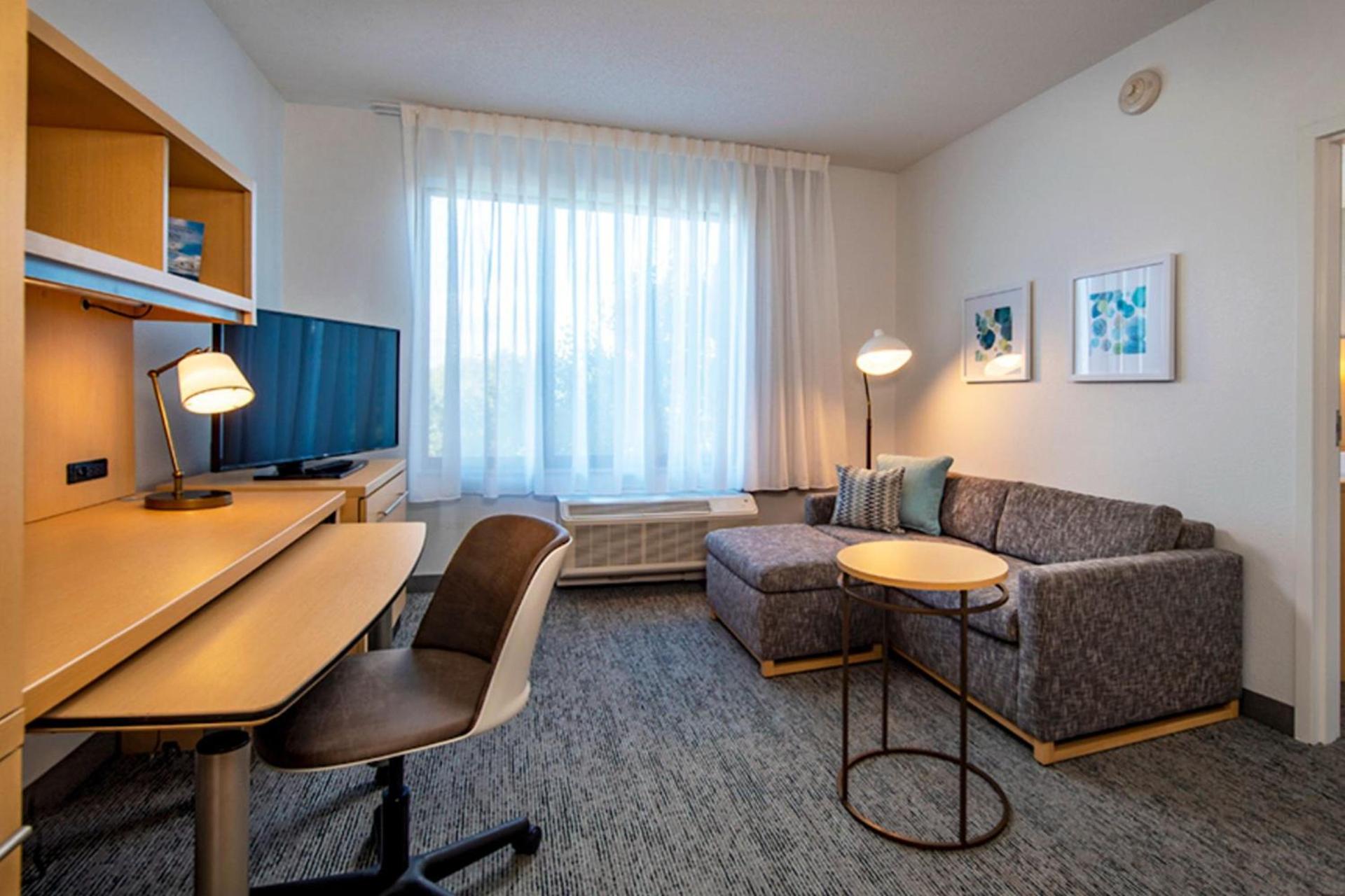 TownePlace Suites by Marriott Frederick photo 17