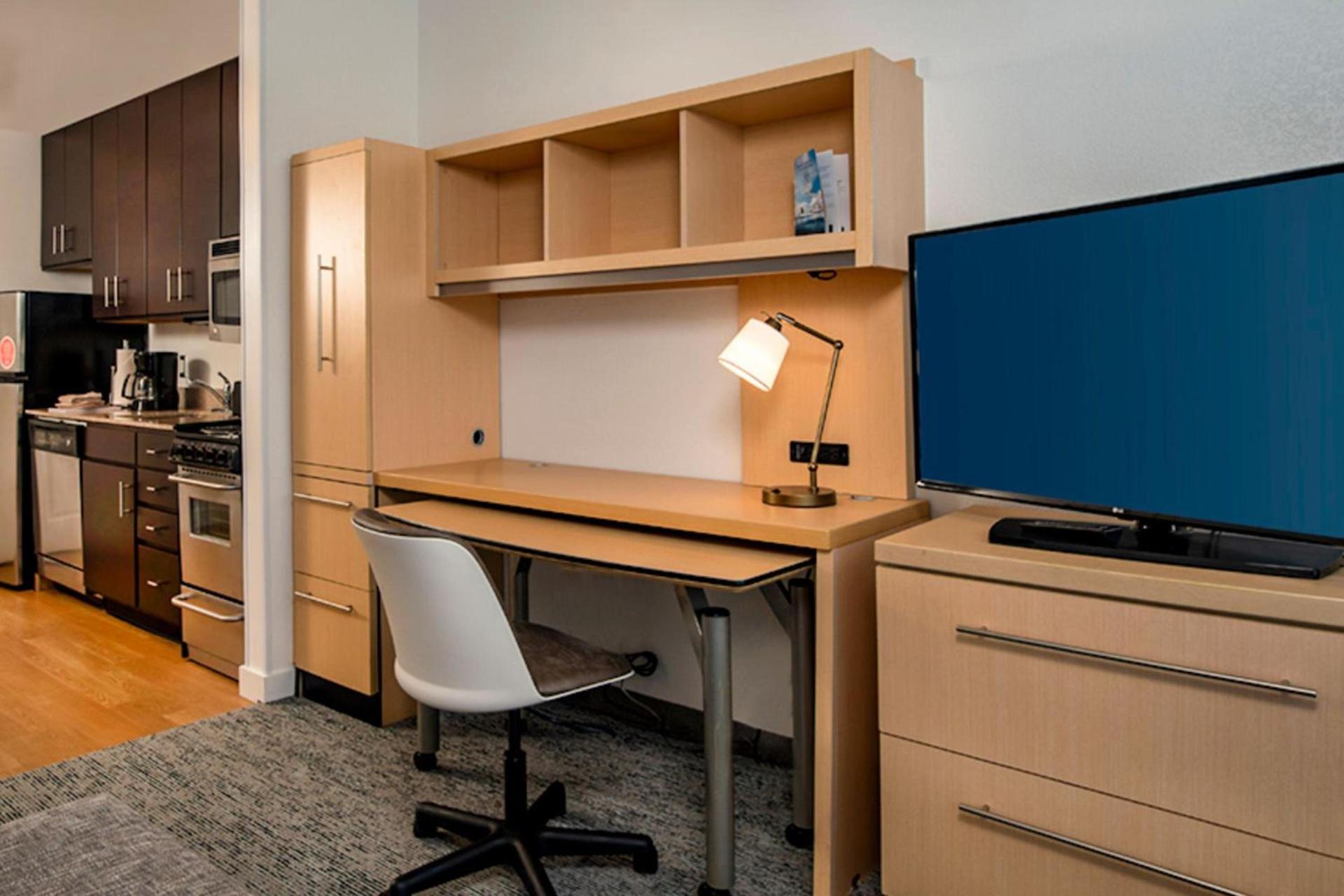 TownePlace Suites by Marriott Frederick photo 19