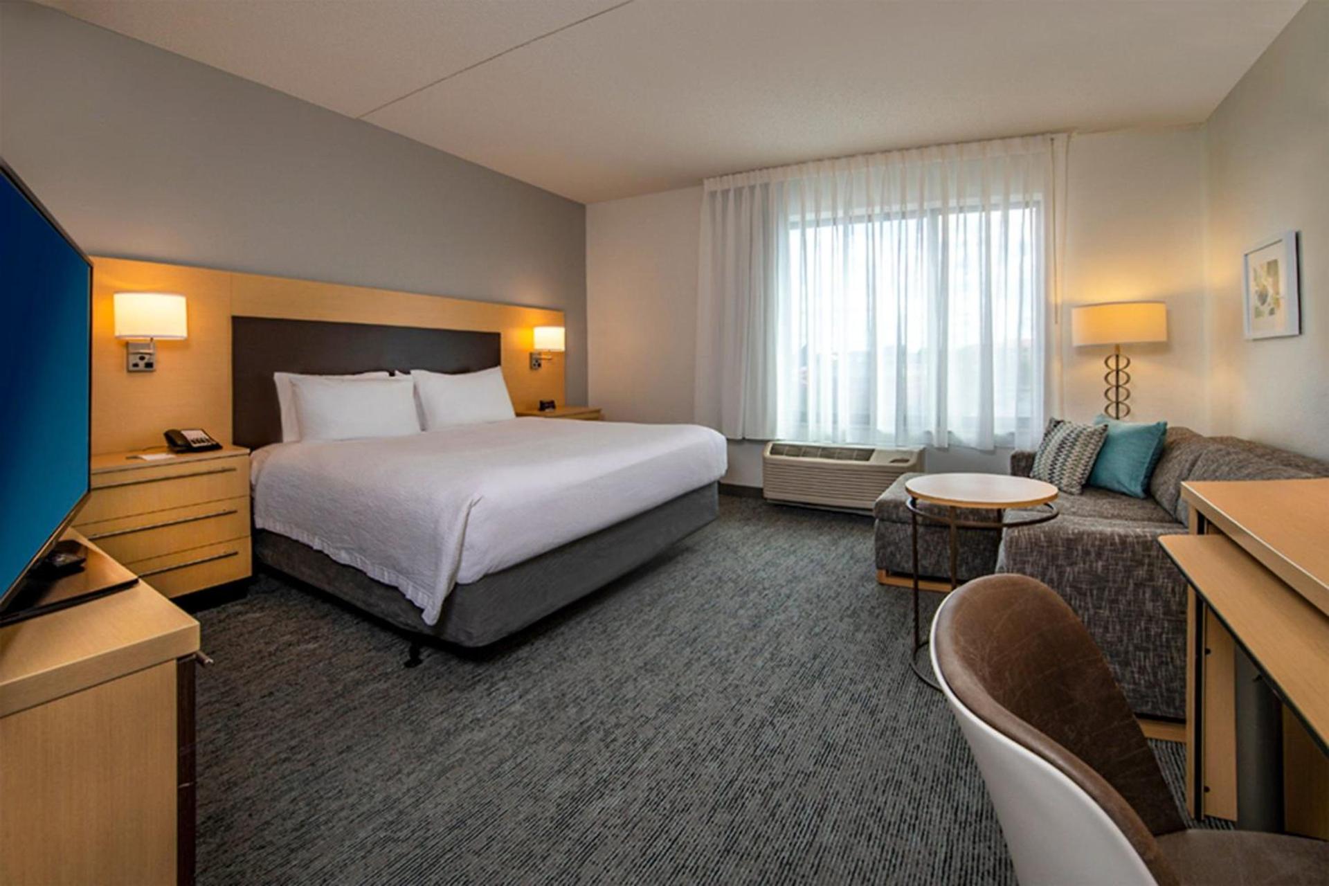 TownePlace Suites by Marriott Frederick photo 25