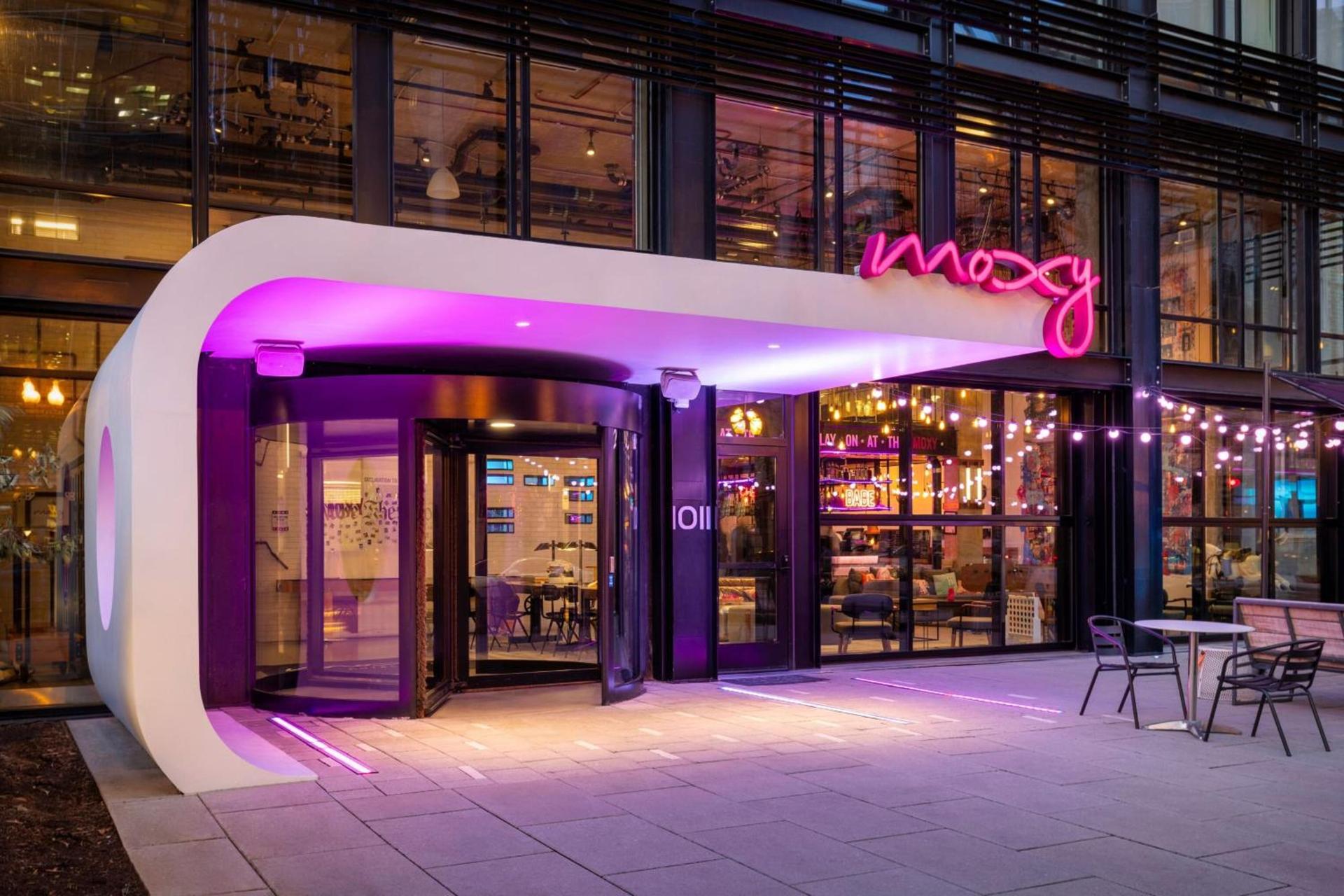 Moxy Washington, DC Downtown photo 11