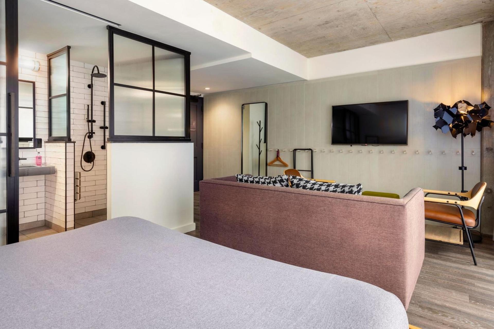 Moxy Washington, DC Downtown photo 40