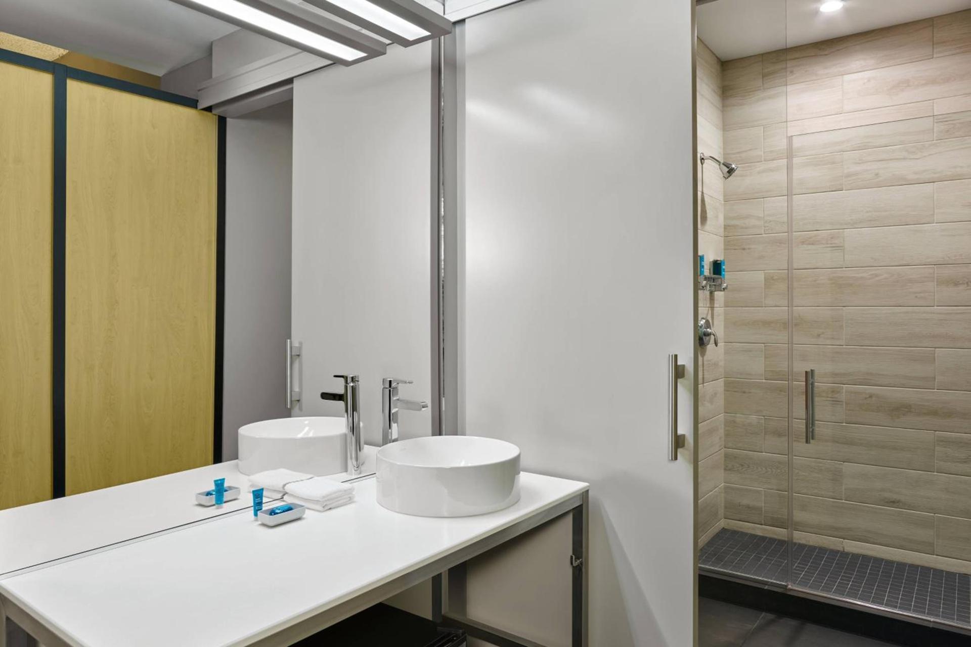 Aloft by Marriott Miami Airport photo 16