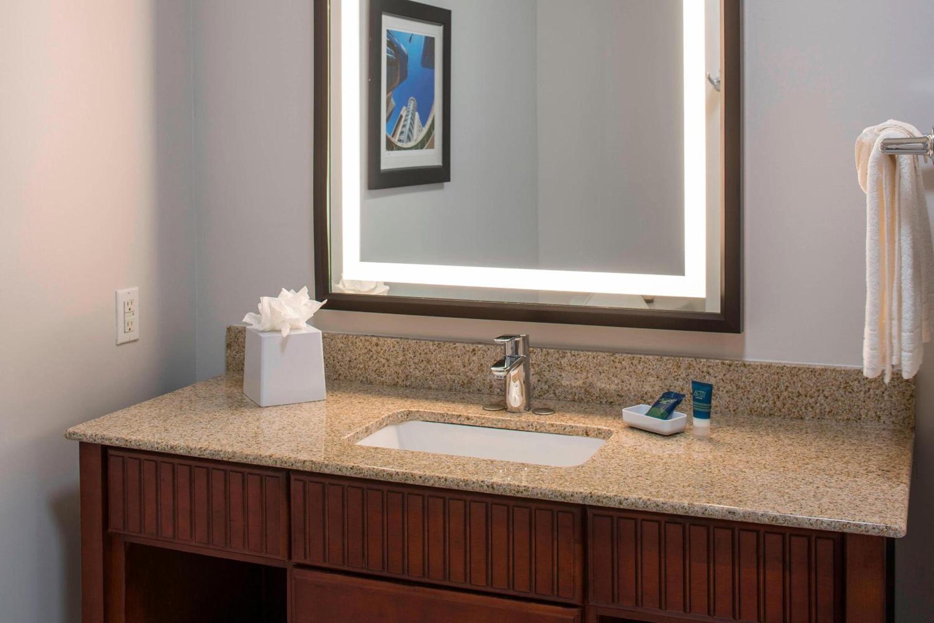 Four Points by Sheraton Houston Hobby Airport photo 8
