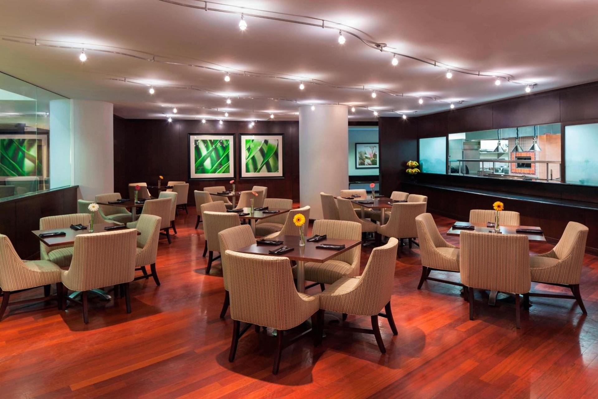 Sheraton Hotel Metairie New Orleans photo 12