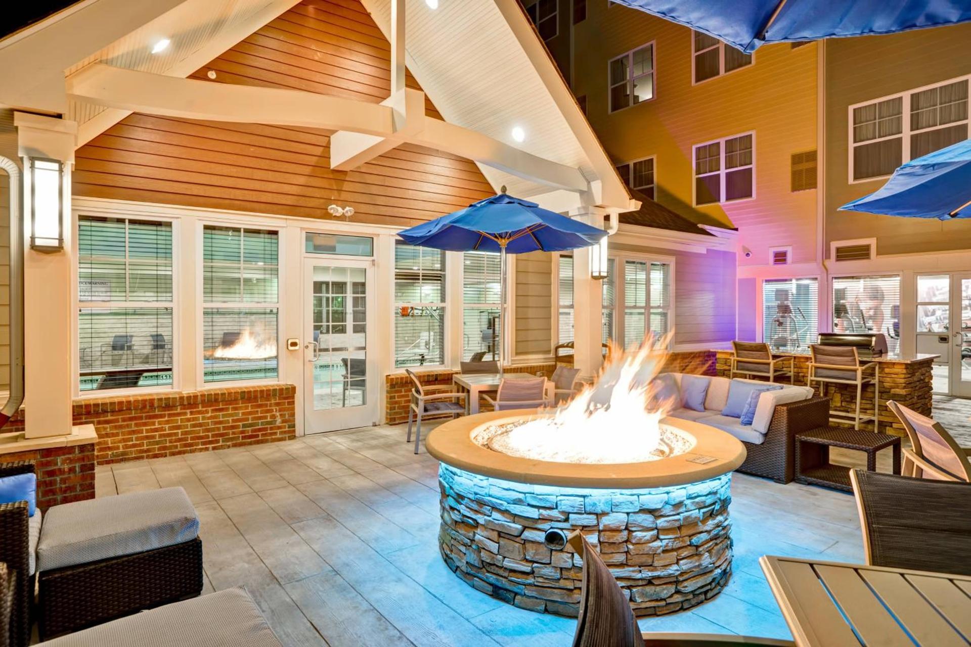 Residence Inn by Marriott Hamilton photo 6