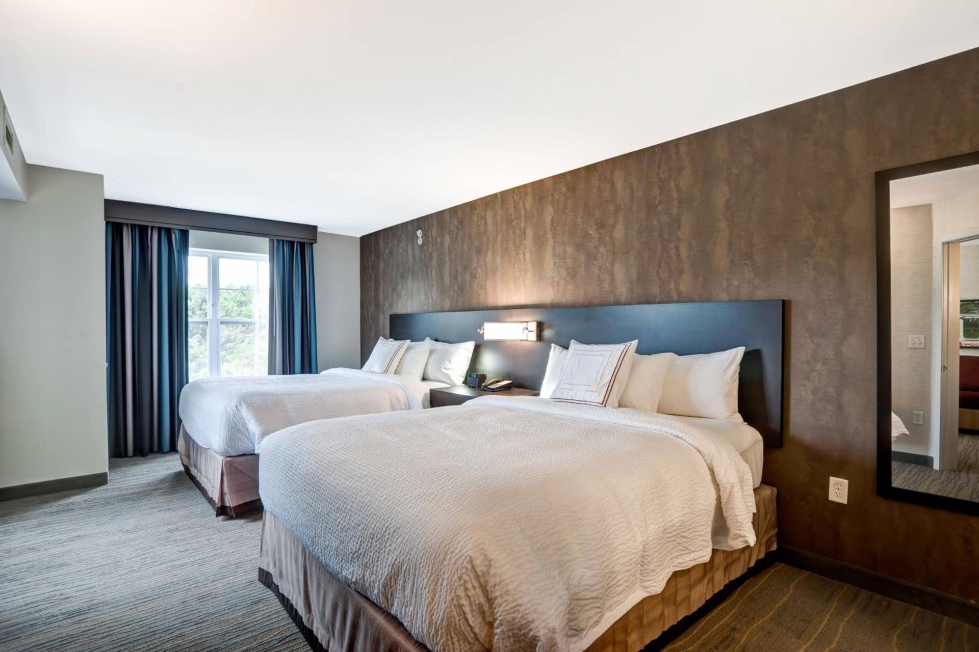 Residence Inn by Marriott Hamilton photo 11