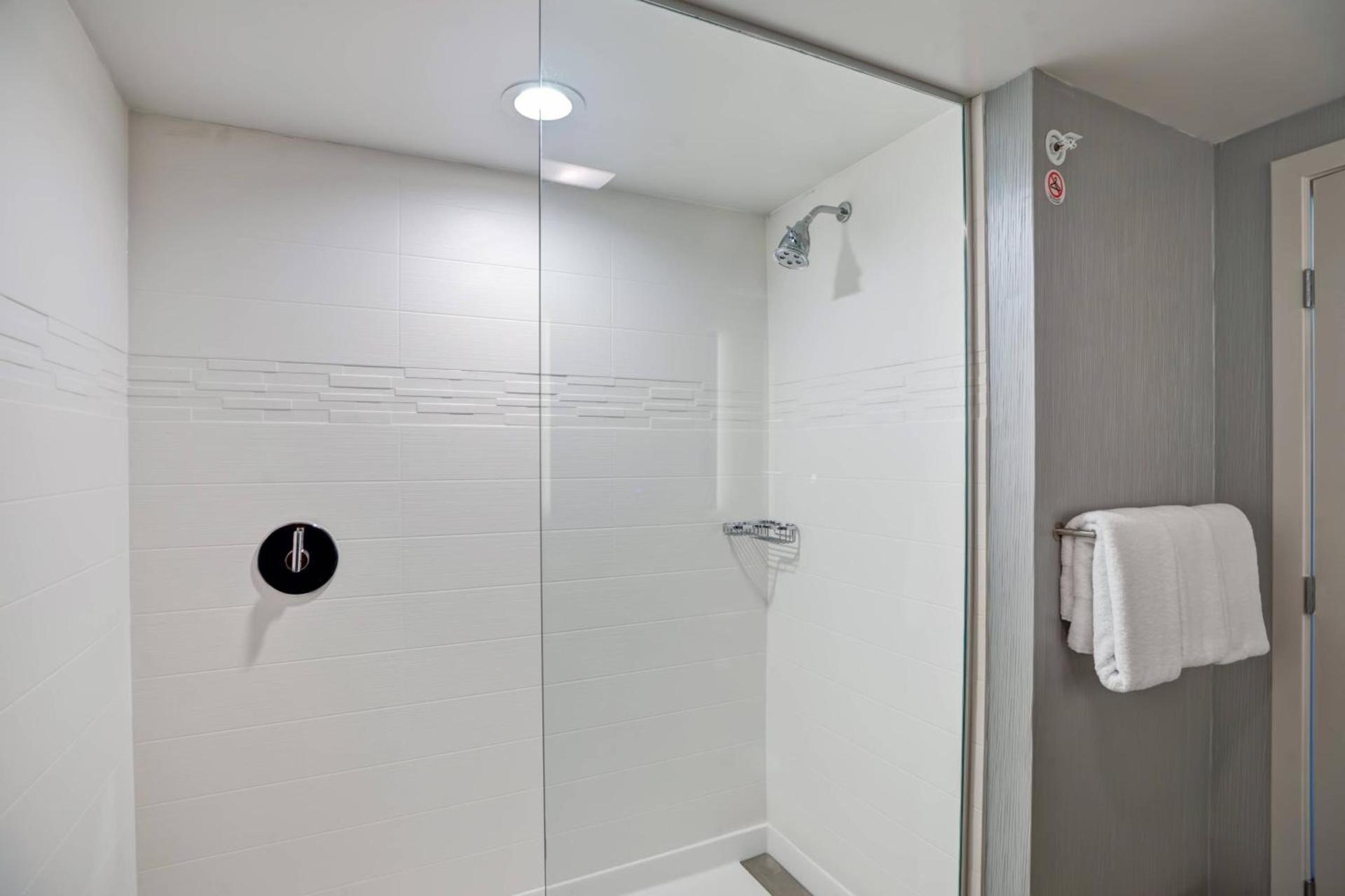 Residence Inn by Marriott Hamilton photo 14