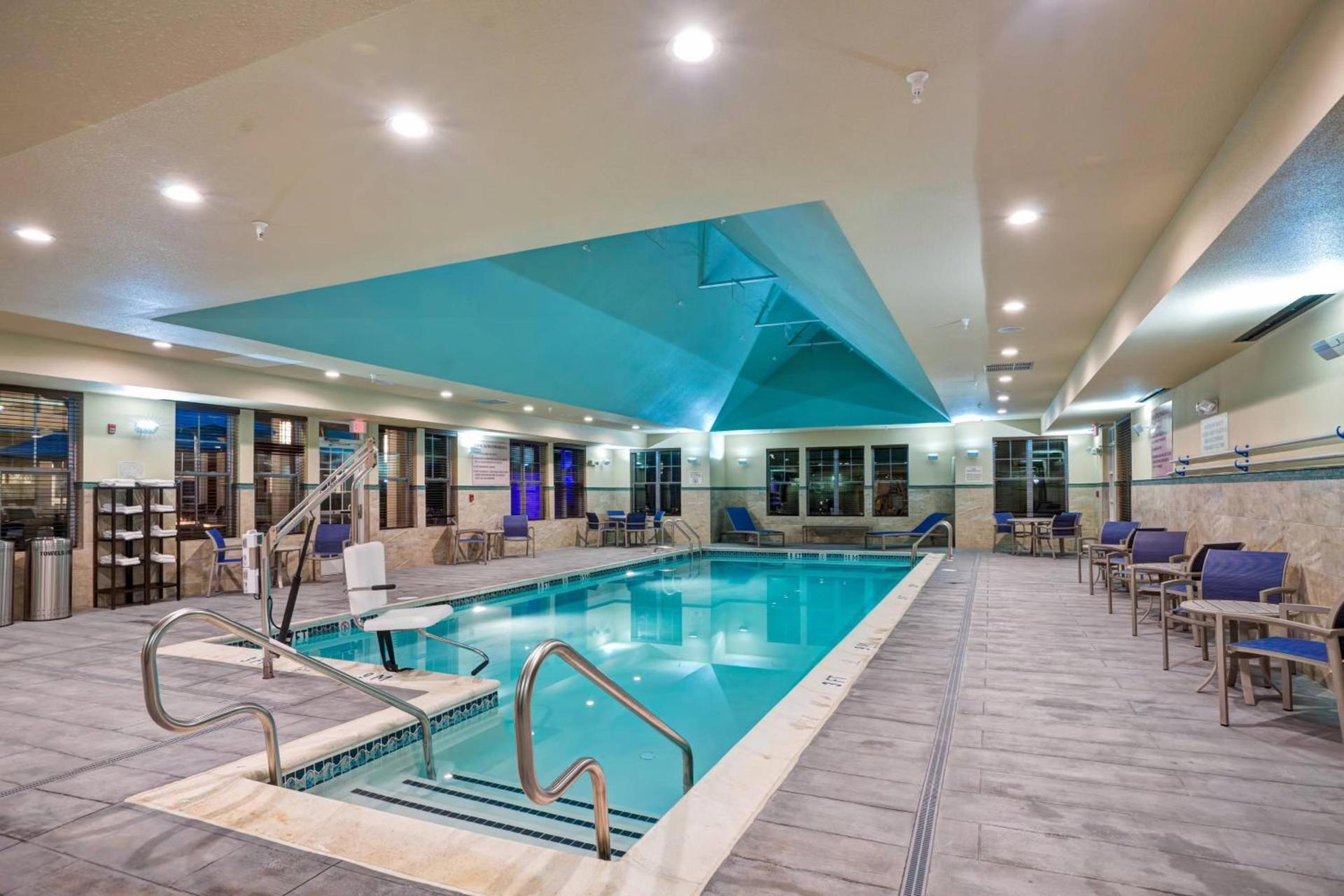 Residence Inn by Marriott Hamilton photo 24