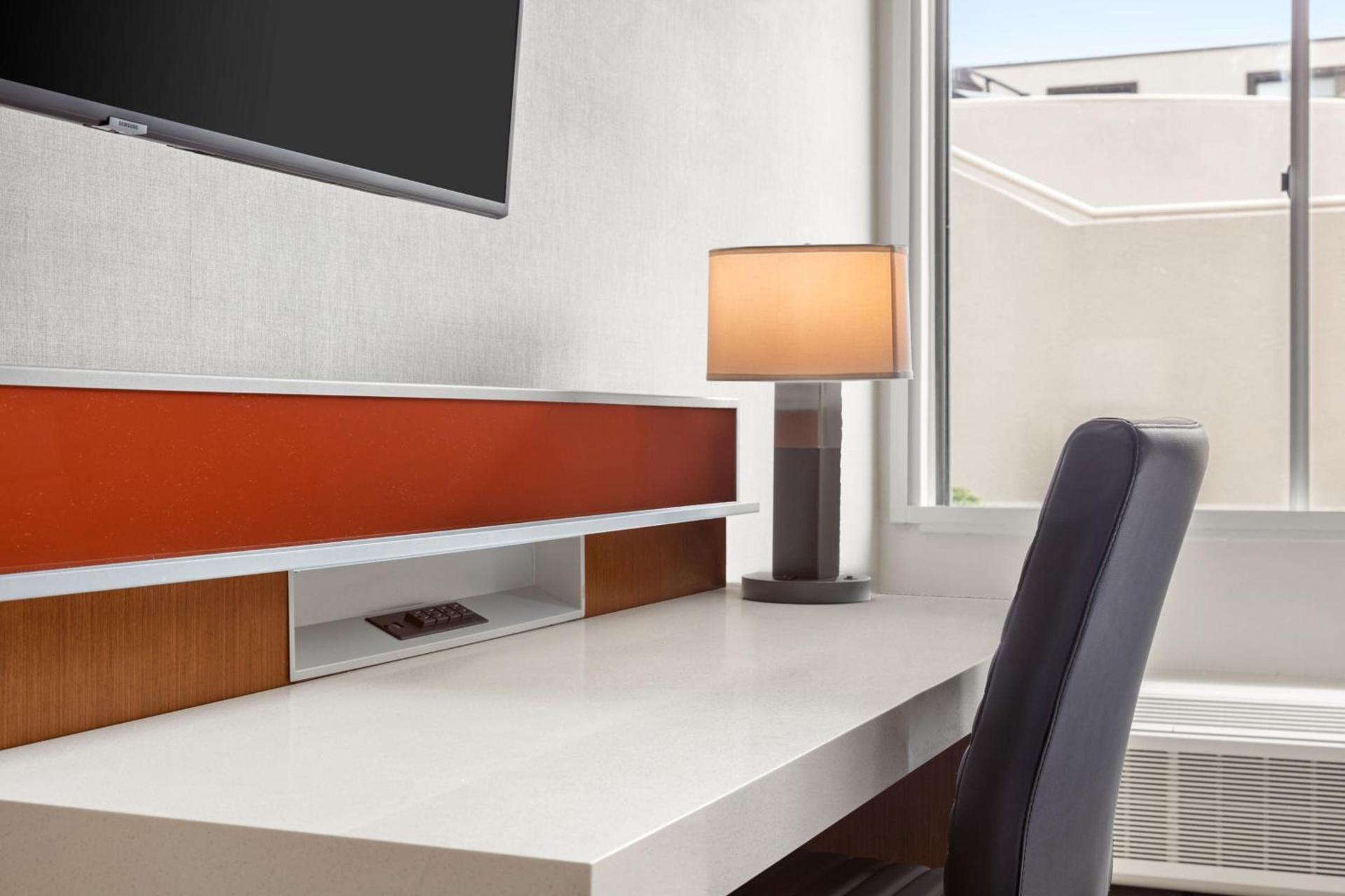 Delta Hotels by Marriott Allentown Lehigh Valley photo 9