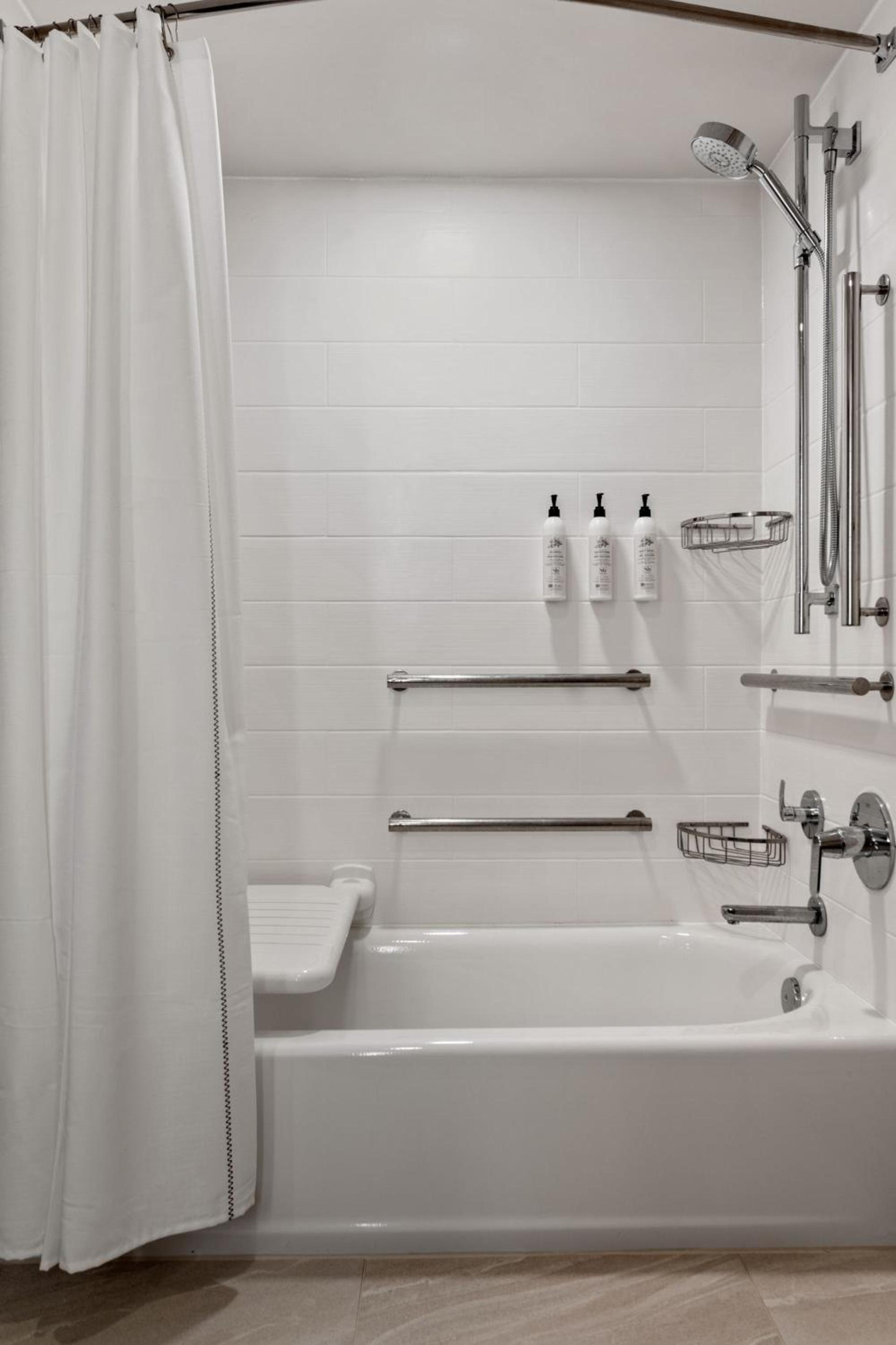 Delta Hotels by Marriott Allentown Lehigh Valley photo 14