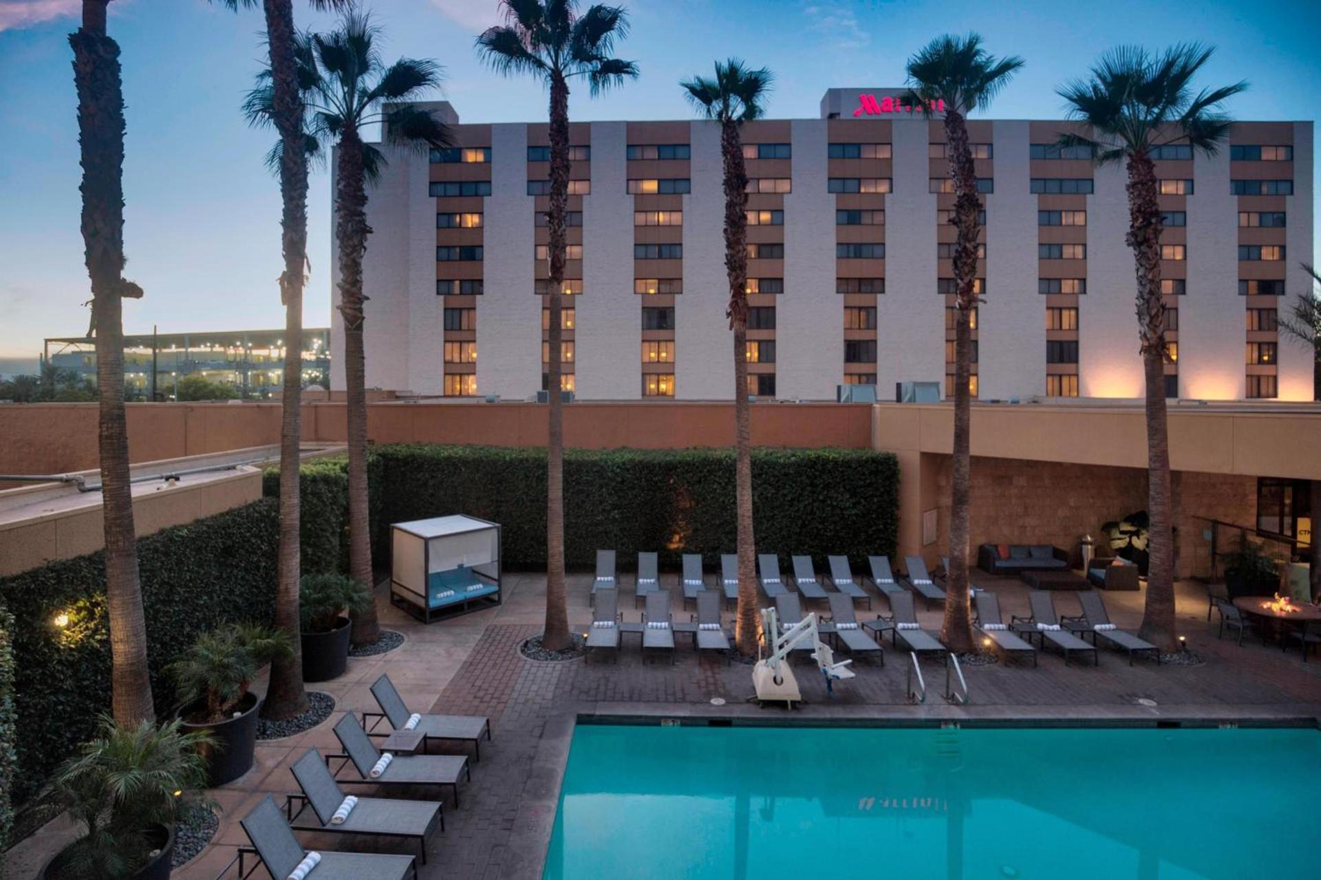 Los Angeles Marriott Burbank Airport photo 13