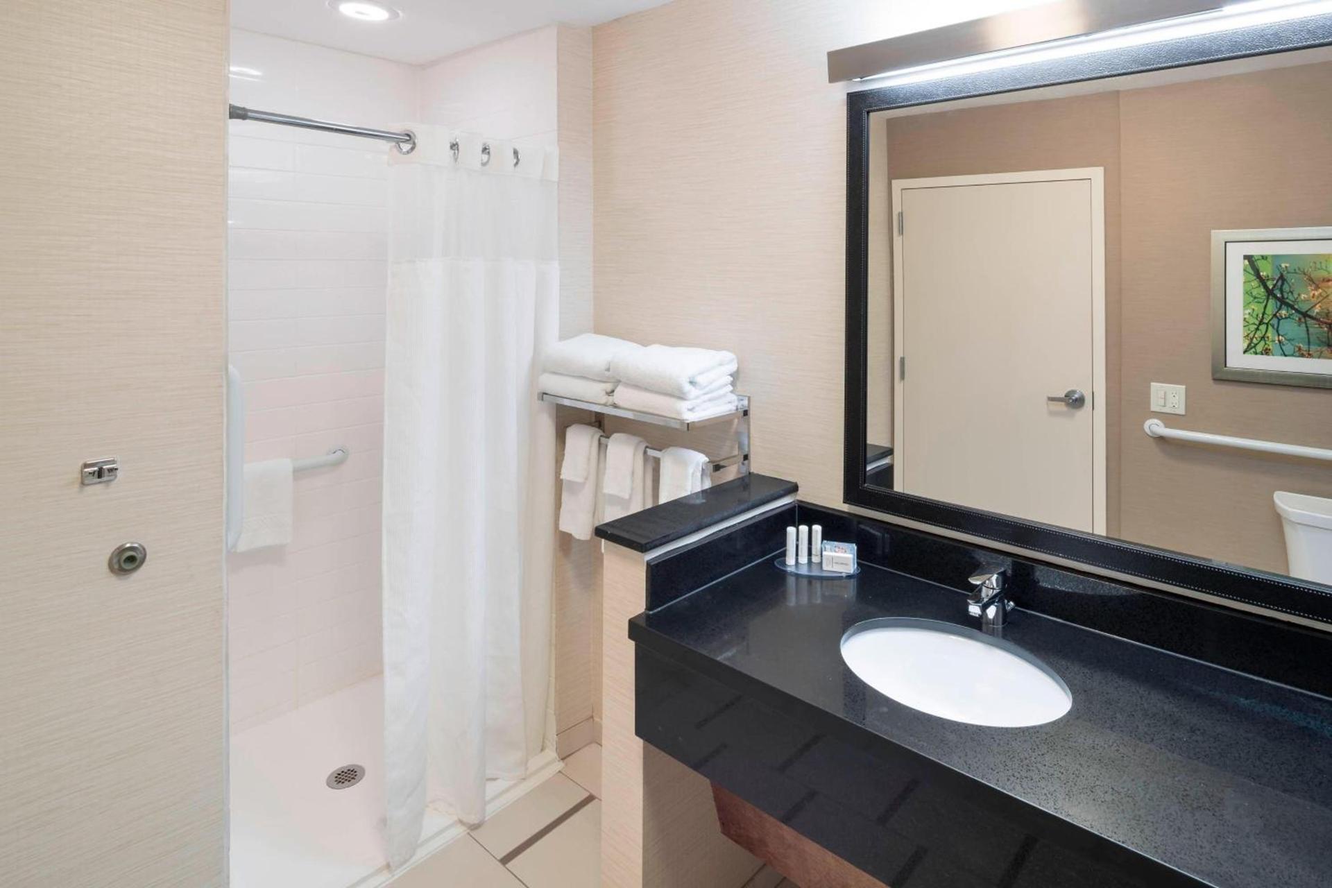 Fairfield Inn & Suites by Marriott Houston Pasadena photo 22