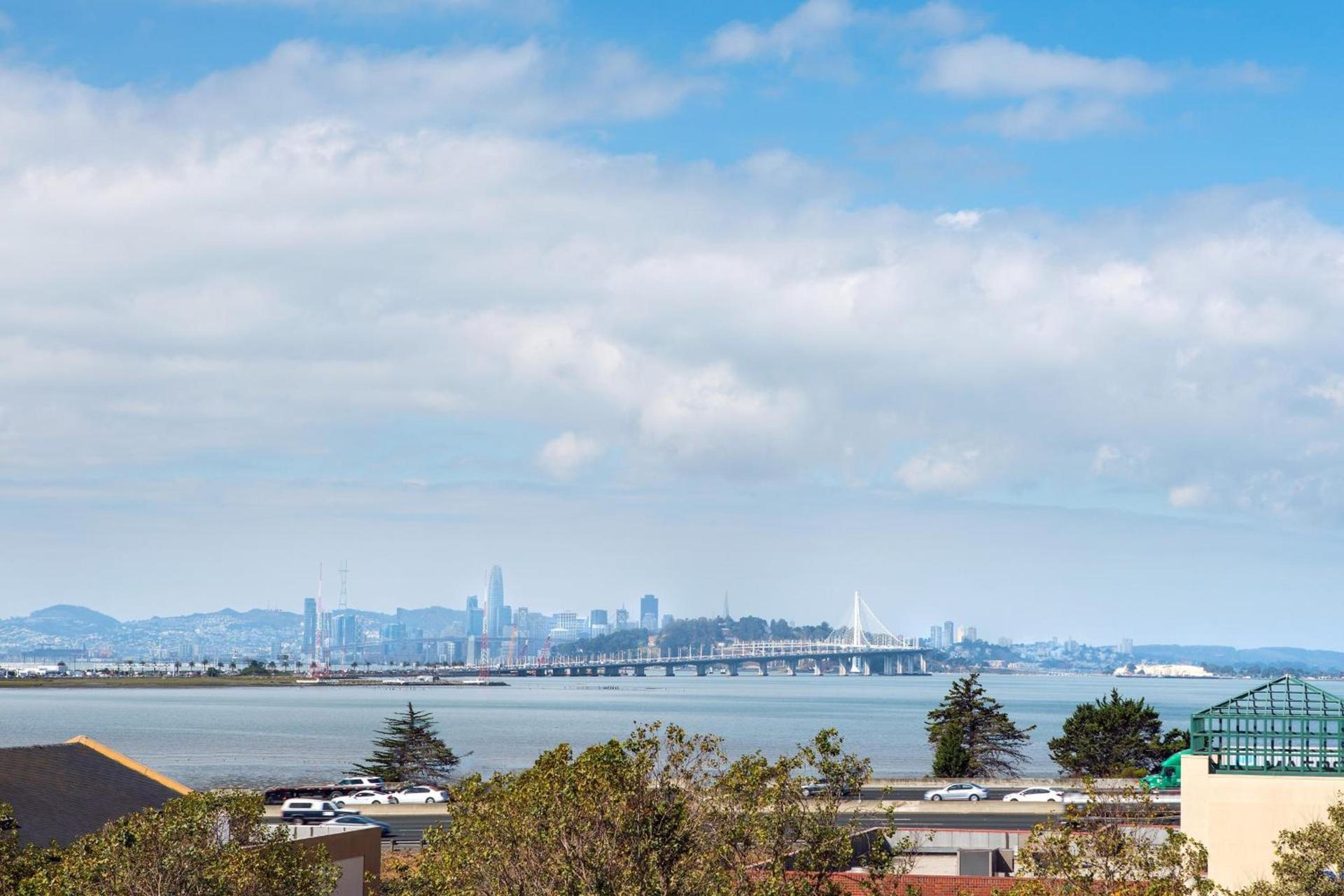 Four Points by Sheraton - San Francisco Bay Bridge photo 16