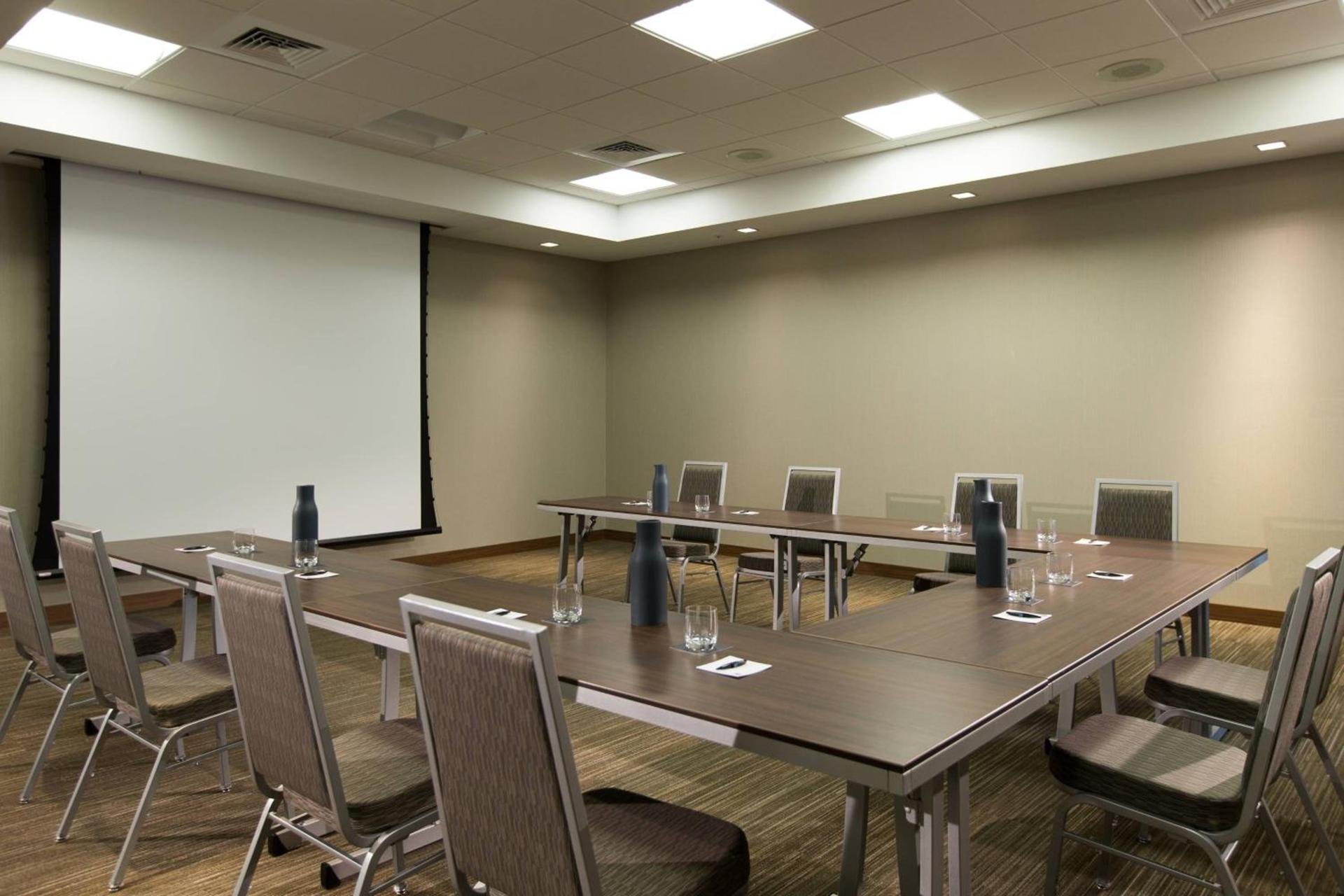AC Hotel Cincinnati at Liberty Center photo 34