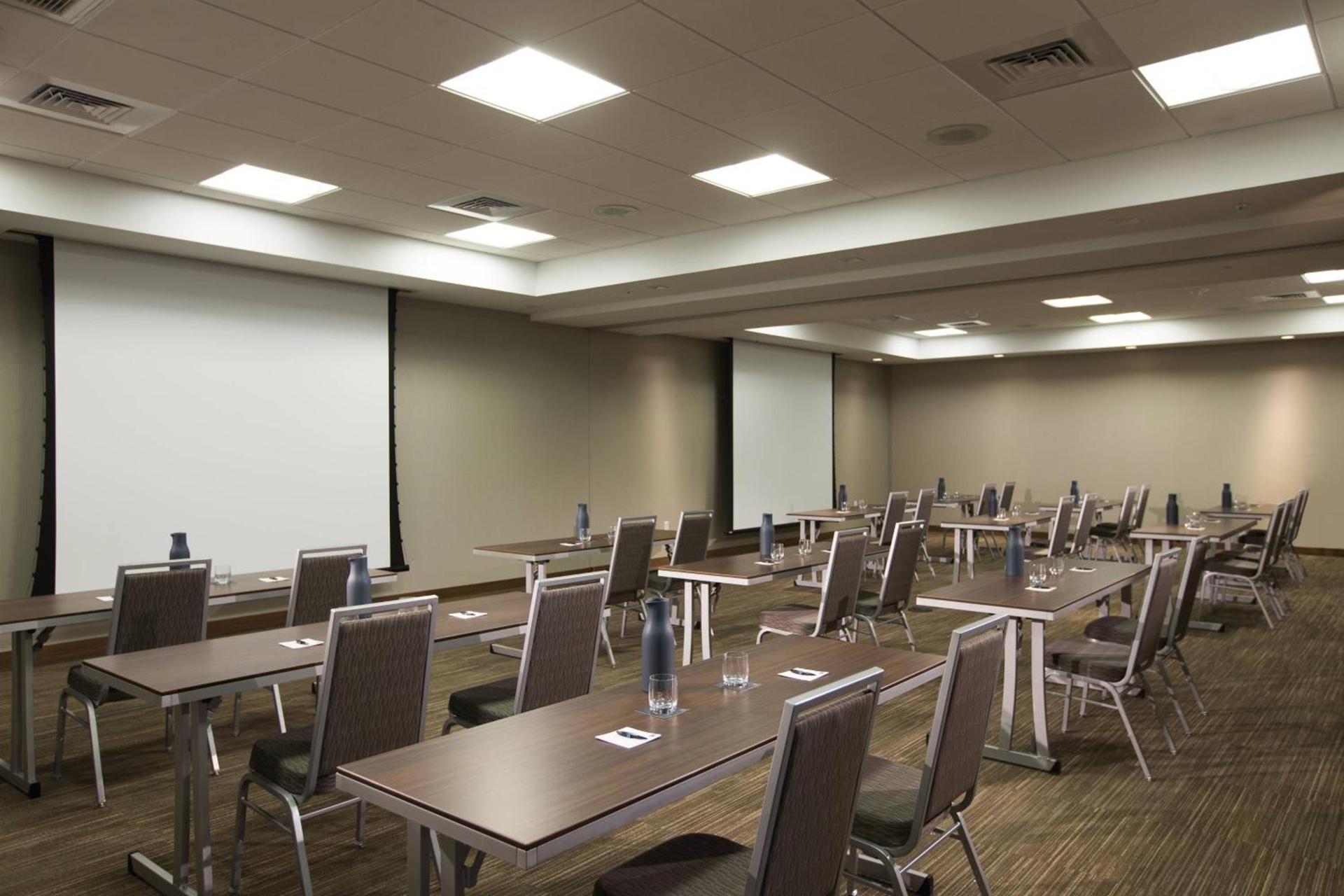 AC Hotel Cincinnati at Liberty Center photo 35