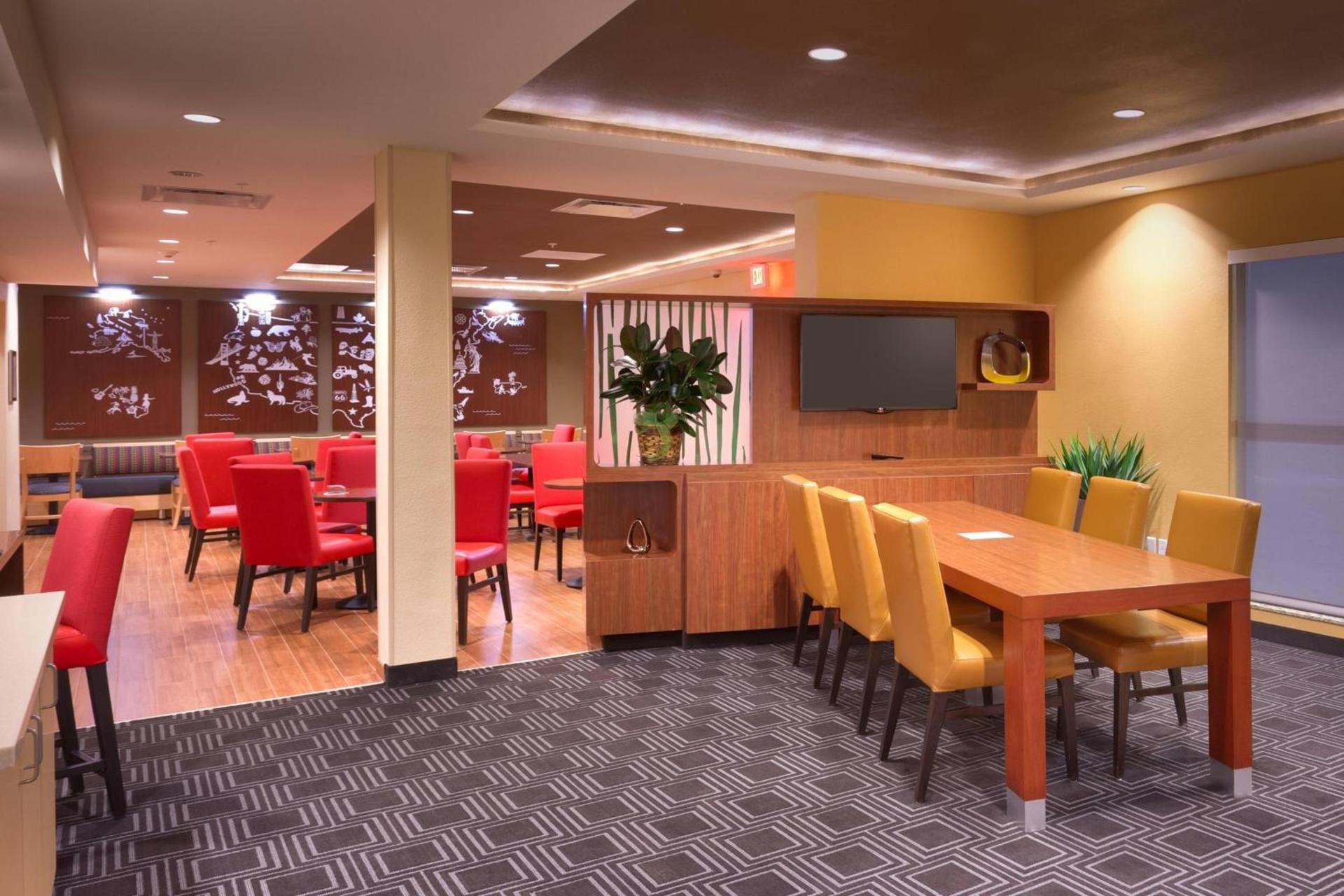TownePlace Suites by Marriott Dickinson photo 3