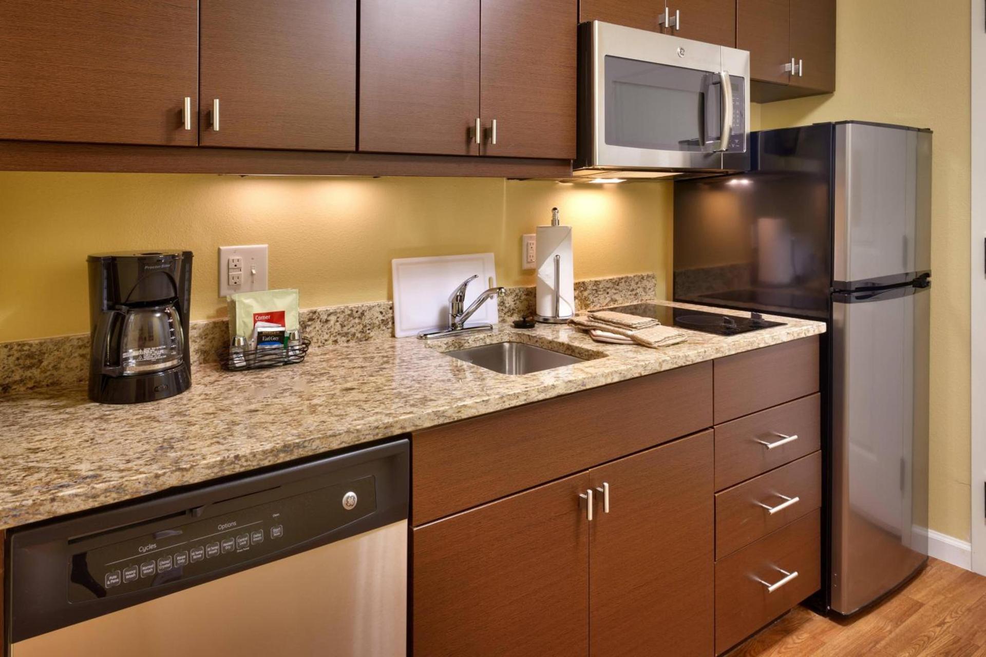TownePlace Suites by Marriott Dickinson photo 8