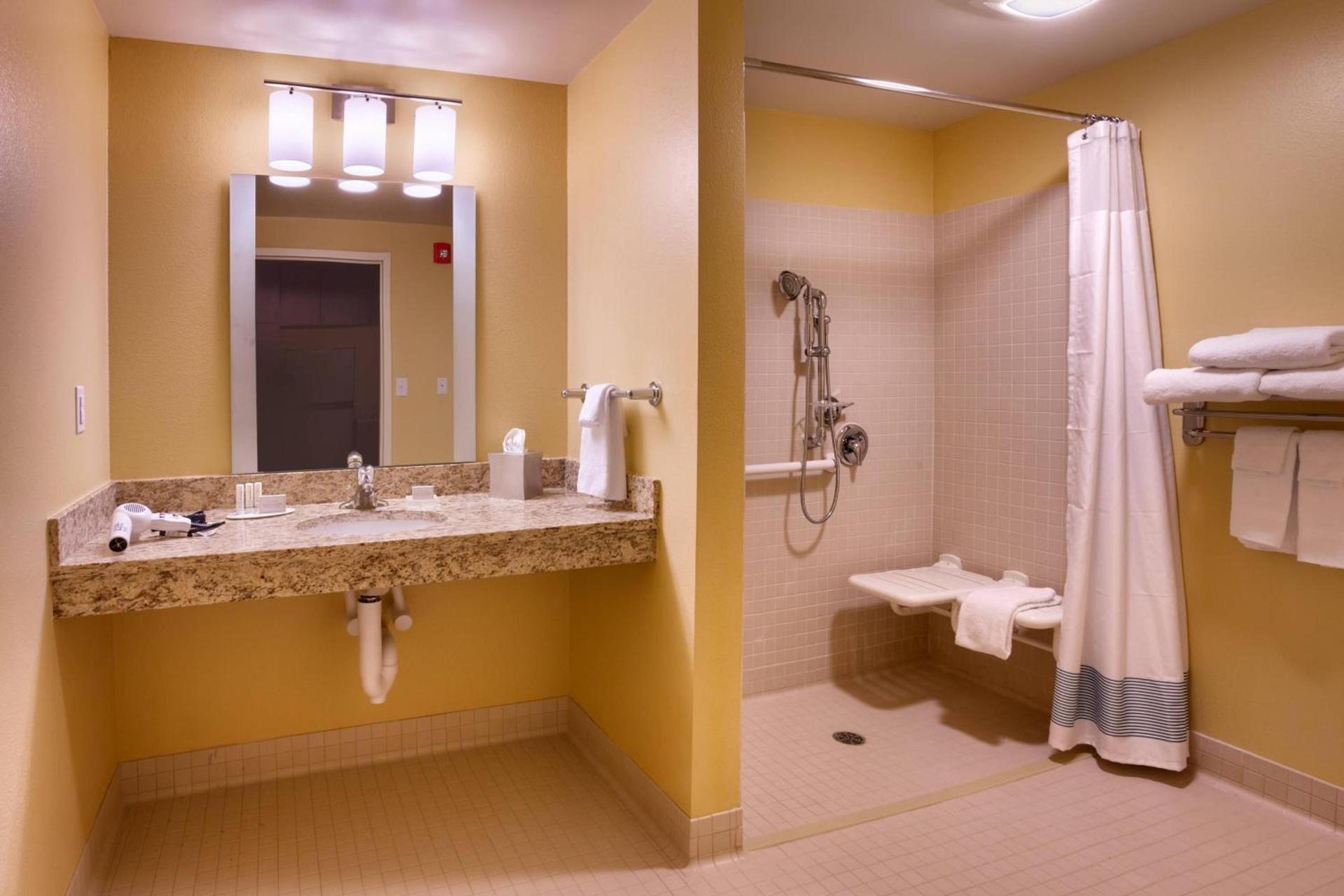 TownePlace Suites by Marriott Dickinson photo 21