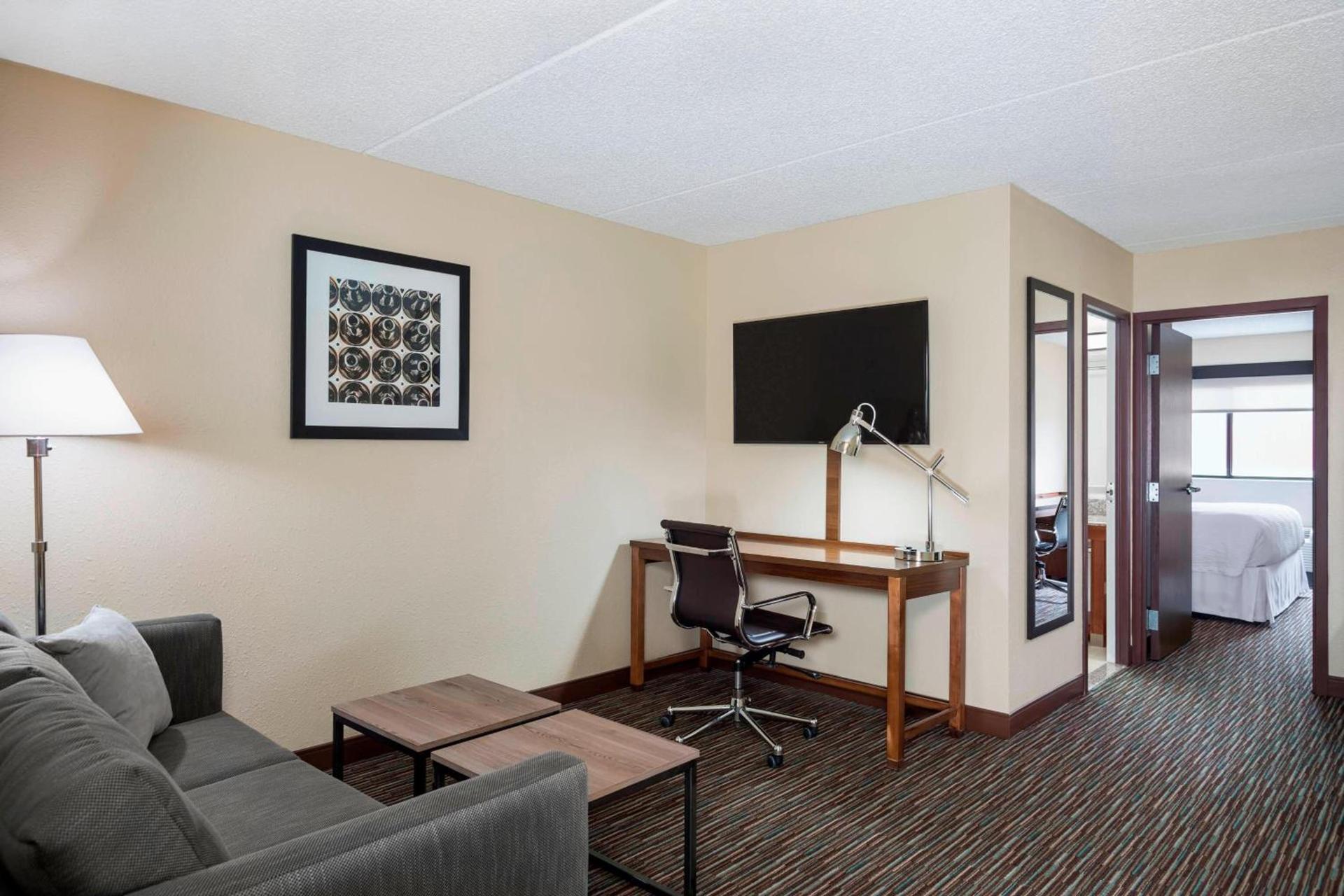 Royle Hotel Milwaukee Airport photo 12