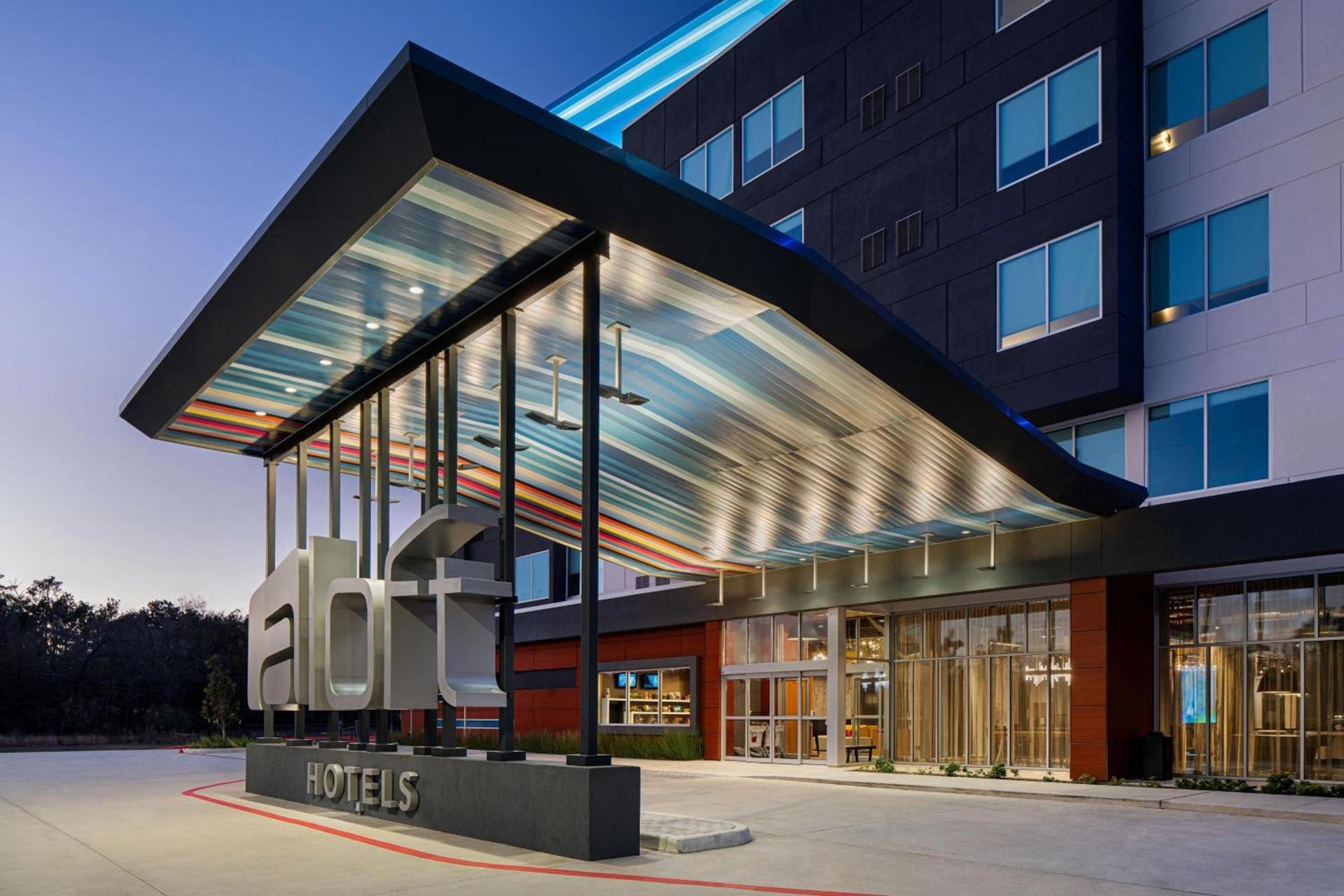 Aloft by Marriott Shenandoah Woodlands Area photo 3