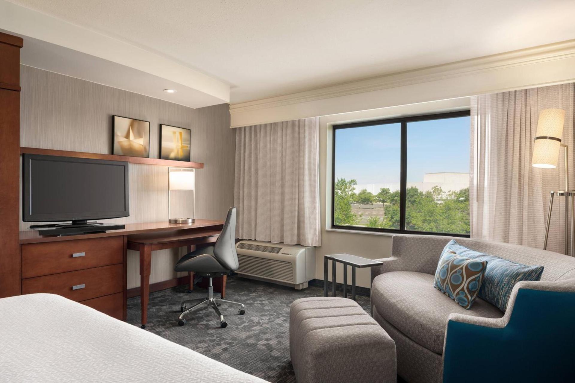 Courtyard by Marriott Philadelphia Montgomeryville photo 9